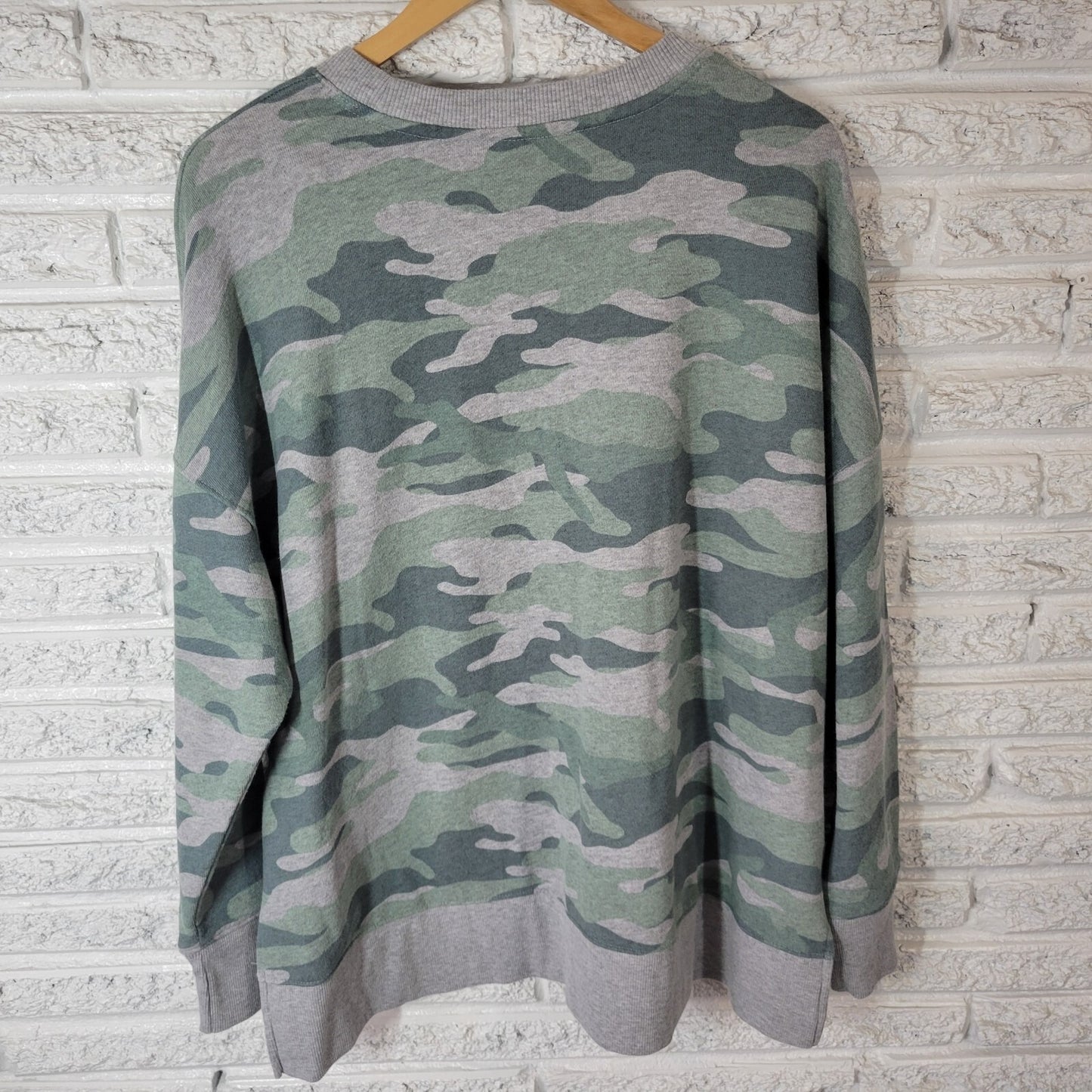 Time Tru Women Top 3XL 22 Plus Sweatshirt Green Gray Camouflage Comfy Activewear