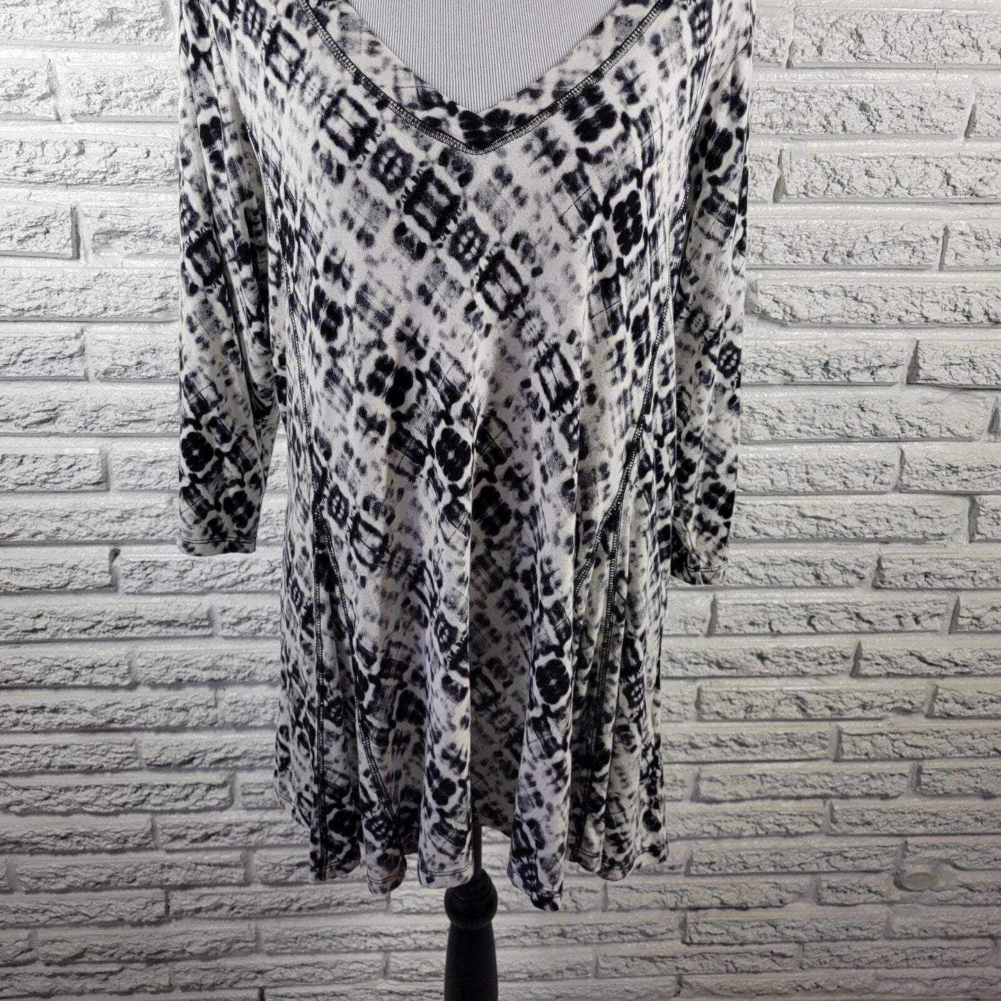 Rose Olive Womens Top 1X Plus Tunic 3/4 Sleeve Black White Tie Dye Rayon Spandex