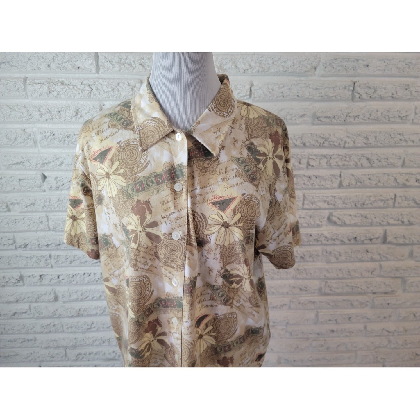 Shenanigans Womens Shirt XL Collared Lightweight Buttons Scripted Brown Floral