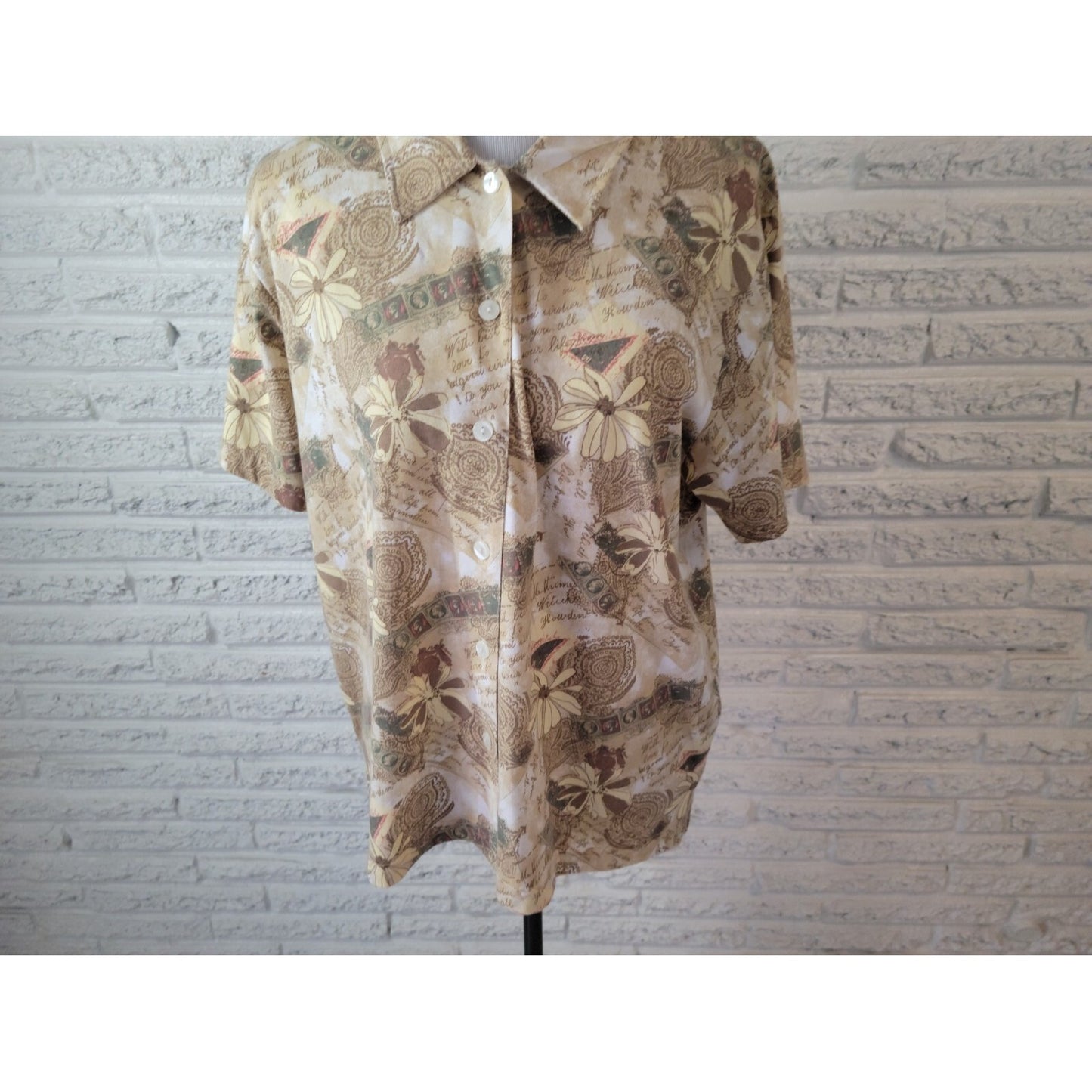 Shenanigans Womens Shirt XL Collared Lightweight Buttons Scripted Brown Floral