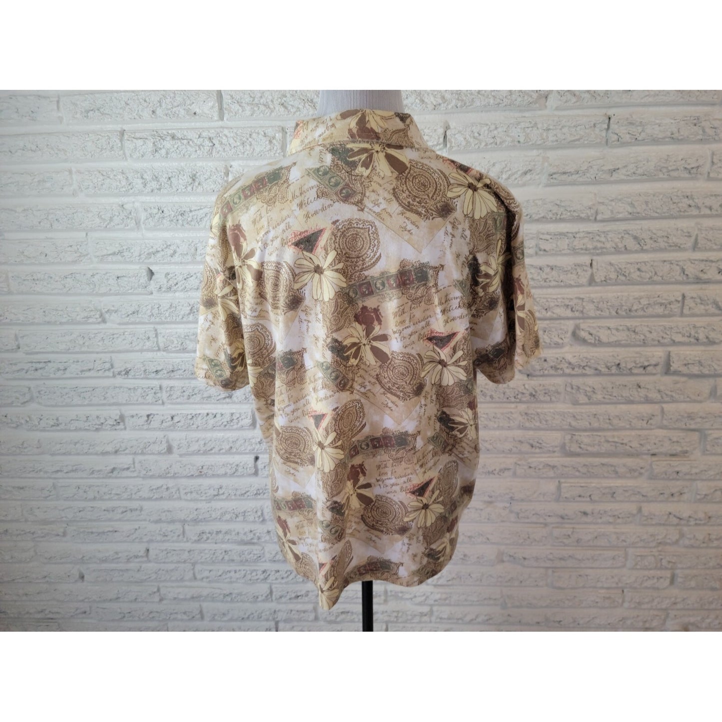 Shenanigans Womens Shirt XL Collared Lightweight Buttons Scripted Brown Floral