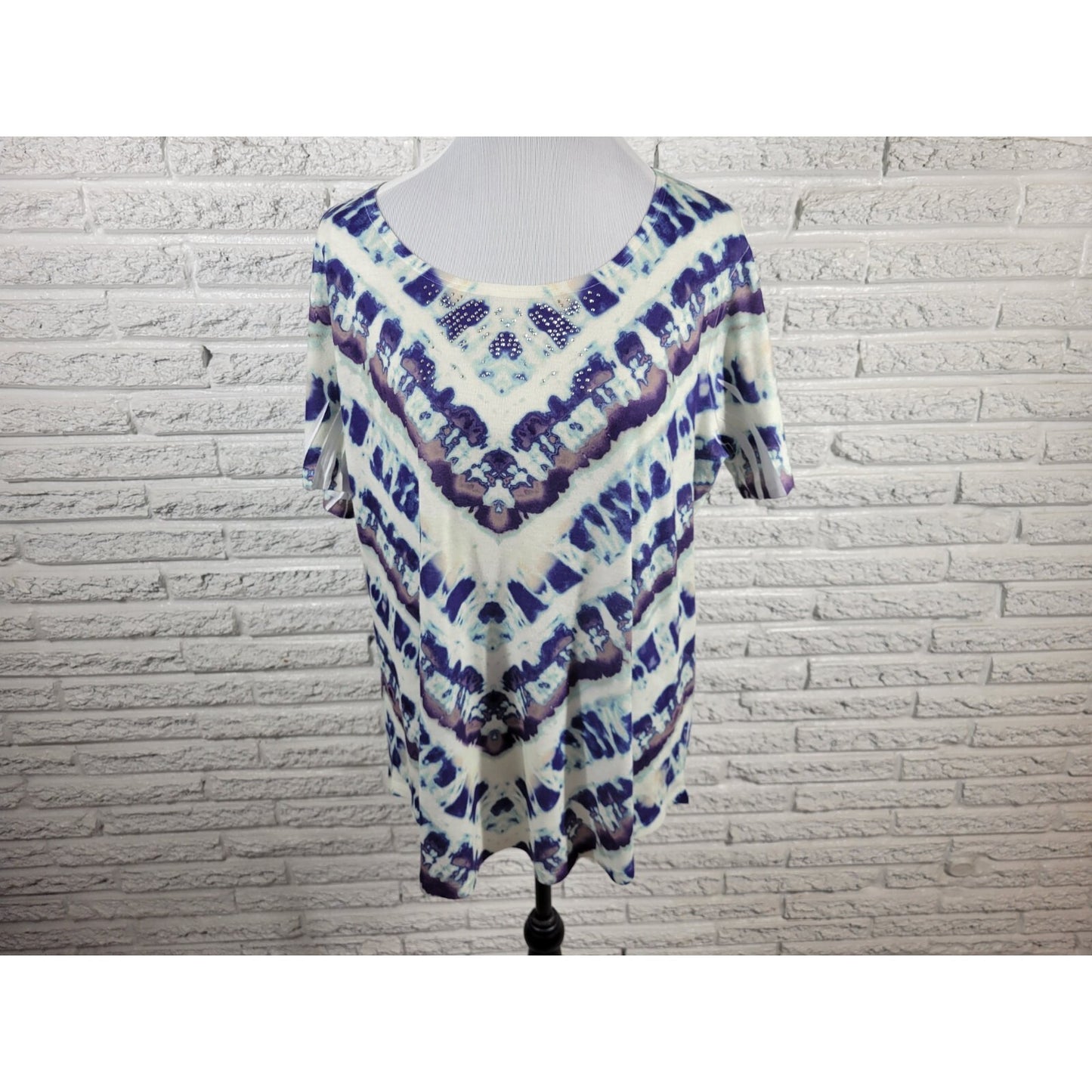 Live Let Live Women Top 1X Plus Short Sleeve Blue Tie Dye Studded Laser Cut