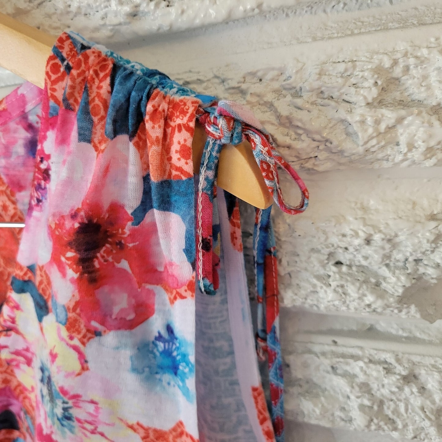 Concepts Womens Top XXXL 22 Plus Sleeveless Blue Floral Poly Blend Rhinestones