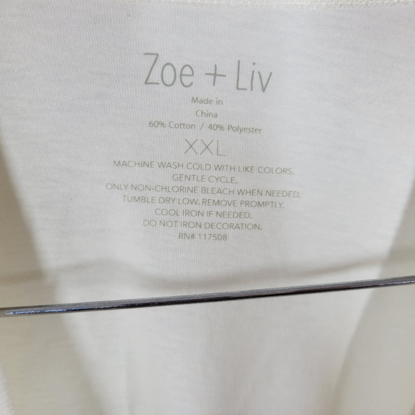Christmas Zoe Liv Womens Top XXL Plus Tee White Feliz Navidad Cotton Blend Comfy