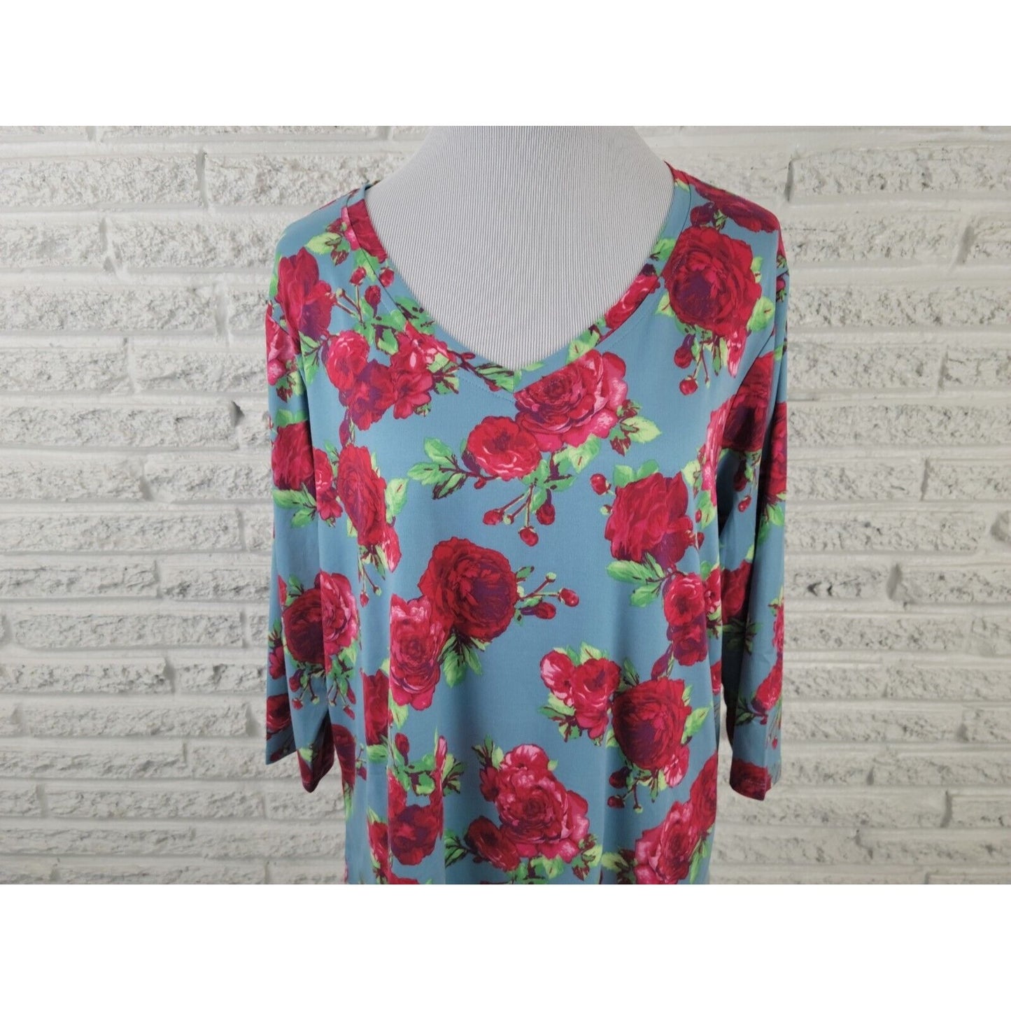 Pioneer Woman Womens Top Extra Large XL 3/4 Sleeve Blue Red Roses VNeck Casual