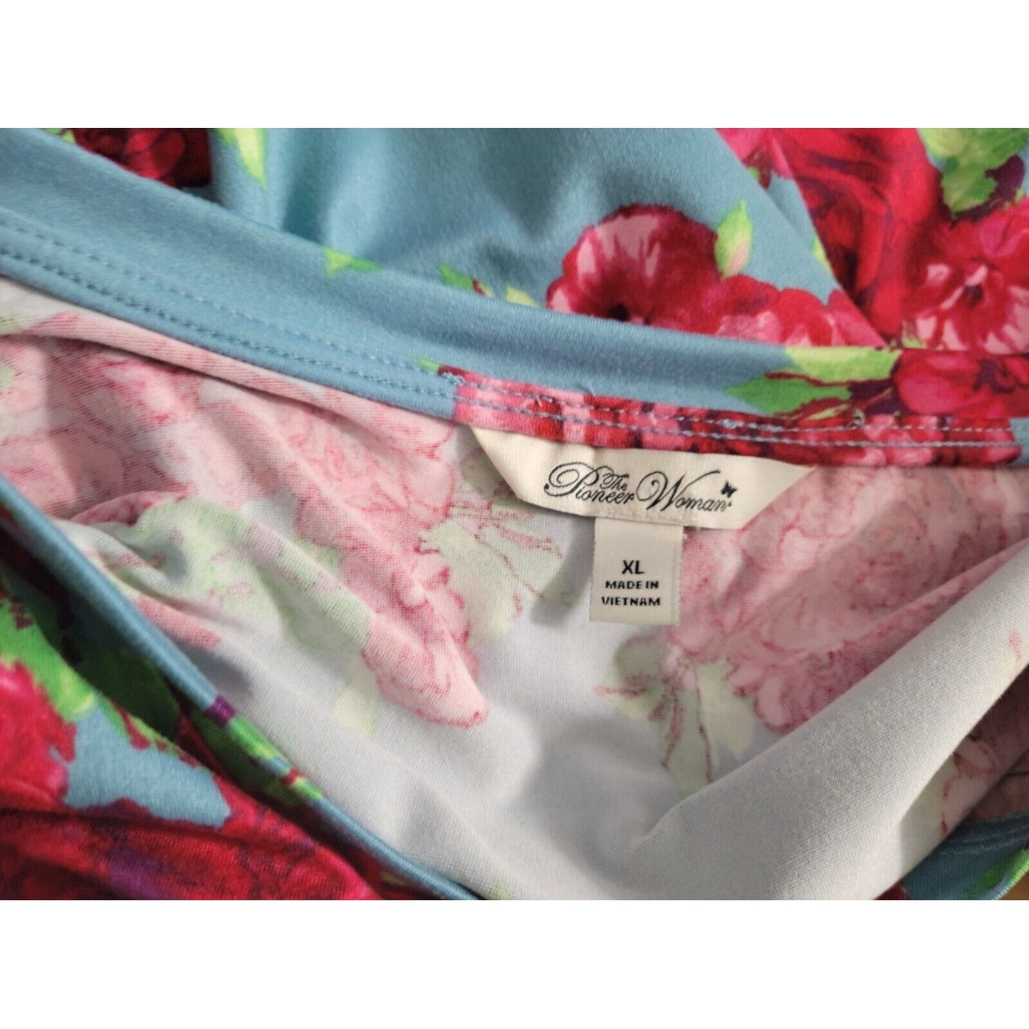 Pioneer Woman Womens Top Extra Large XL 3/4 Sleeve Blue Red Roses VNeck Casual