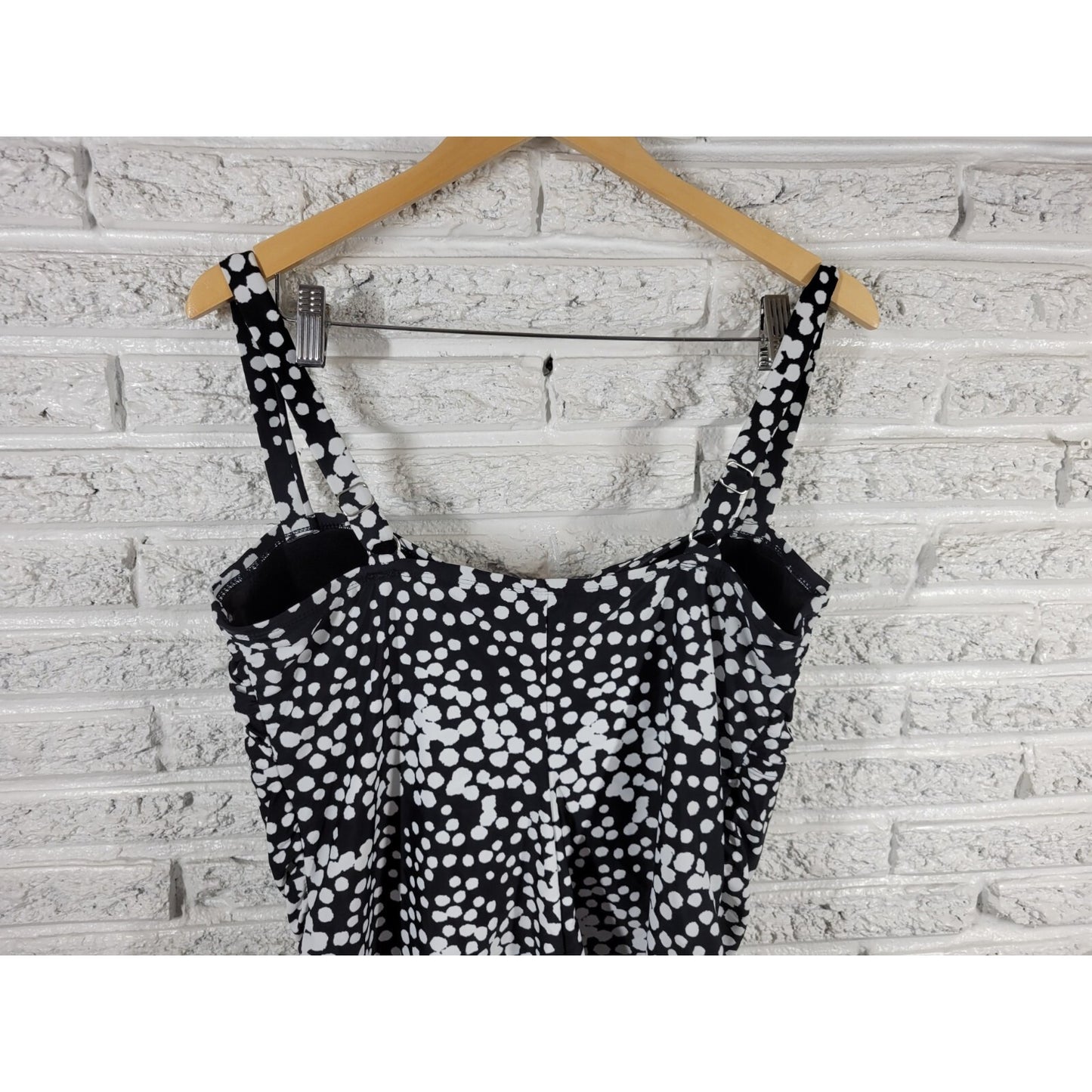 Catalina Women's 3X Swimsuit One Piece Plus Size Black White Geometric Bra