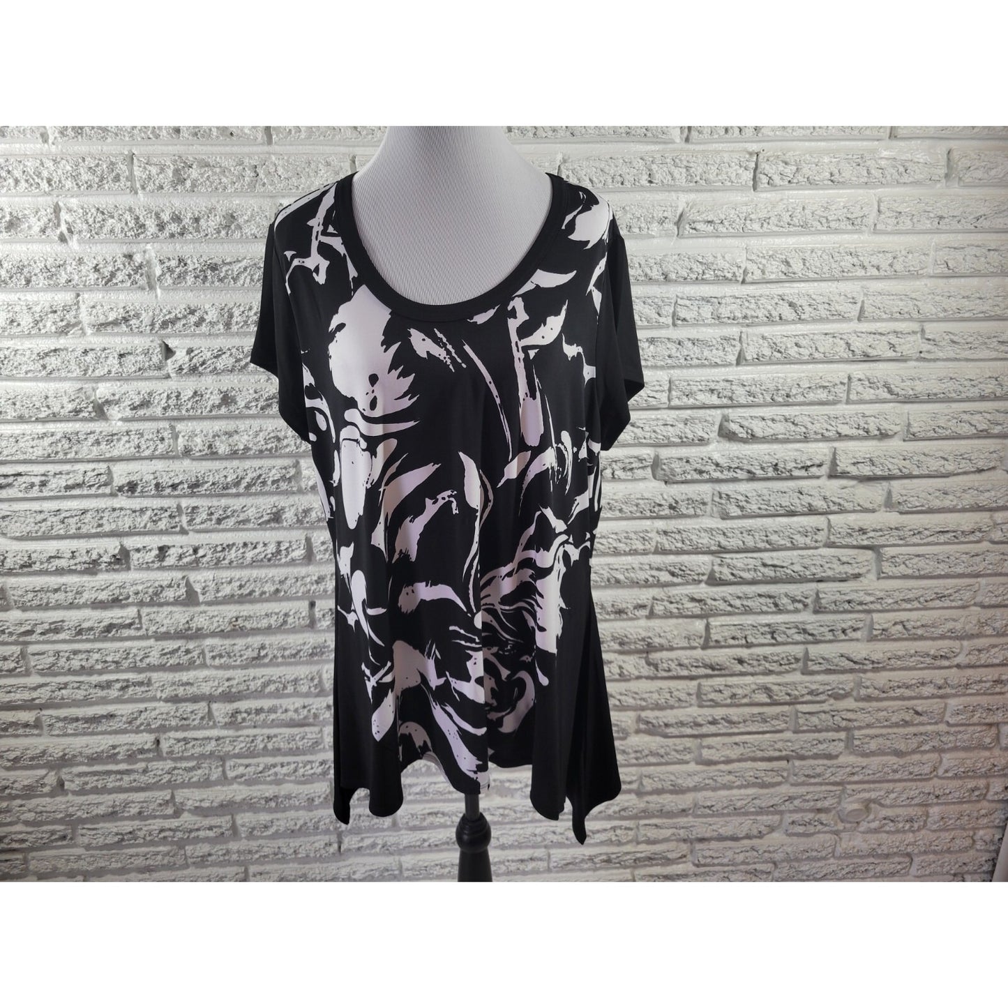 Avenue Womens Top 18 20 Plus Short Sleeve Asymmetric Black Watercolor Career