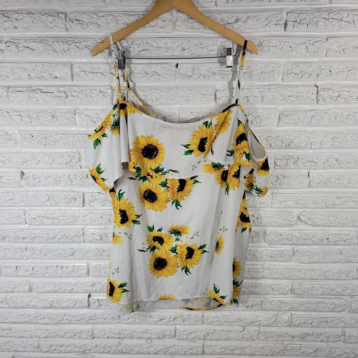 Rose Gal Womens Top 5X Plus Cold Shoulder Adjustable Straps Yellow Sunflowers