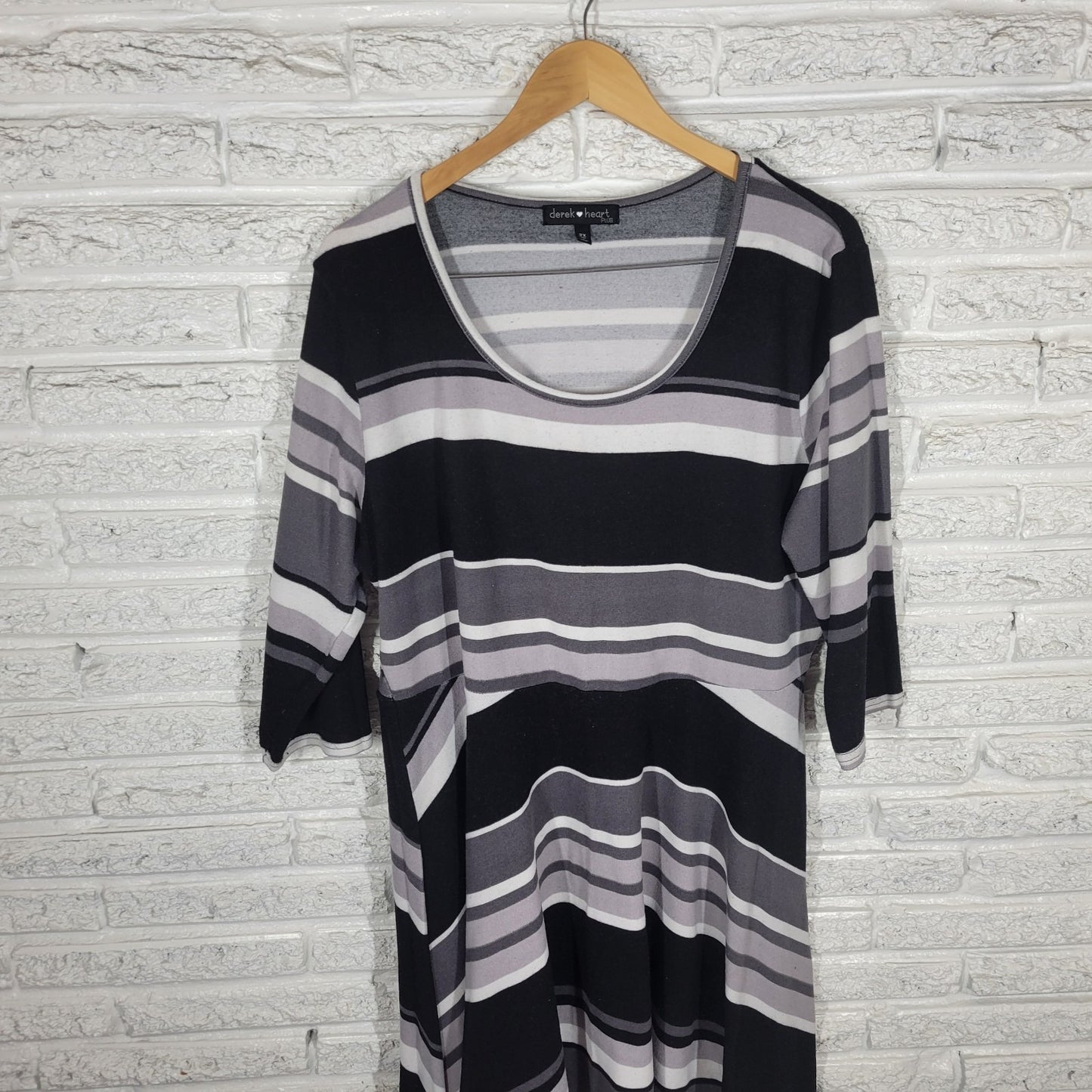 Derek Heart Womens Dress 2X Plus Sweater Mini Black Gray Stripe Comfy Poly Blend