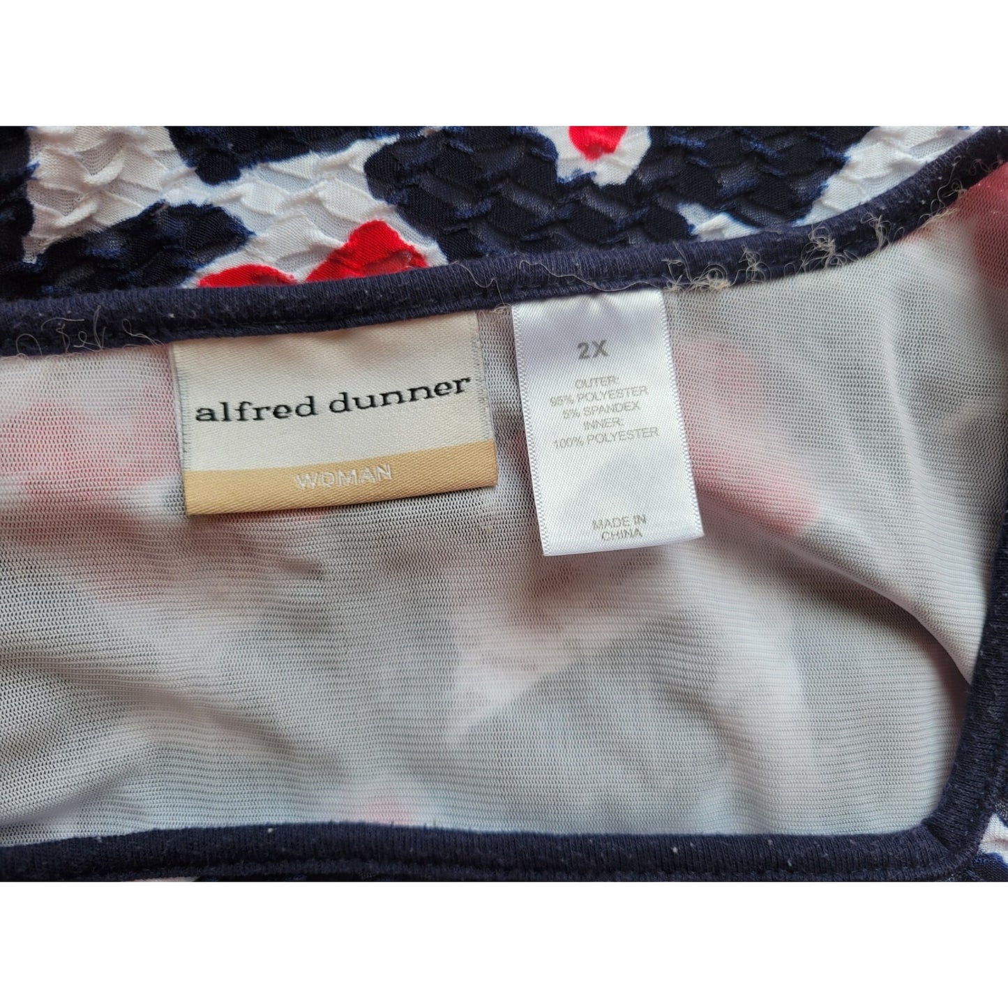 Alfred Dunner Womens Top 2X Plus Red Black Floral Perforated Lined Poly Blend