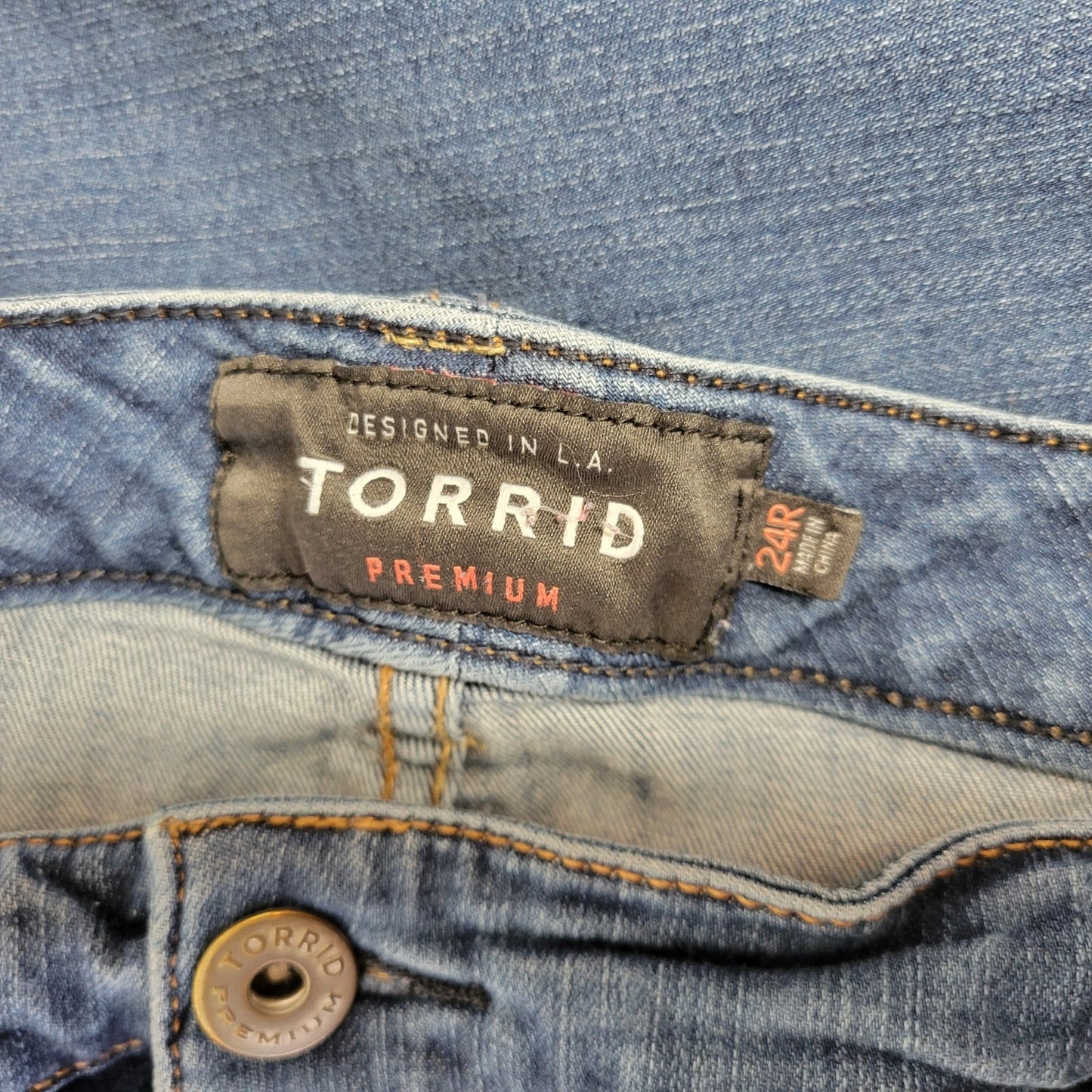 Torrid 24R Plus Size Straight Leg Jeans Medium Wash Blue Elastic Waist Stretch