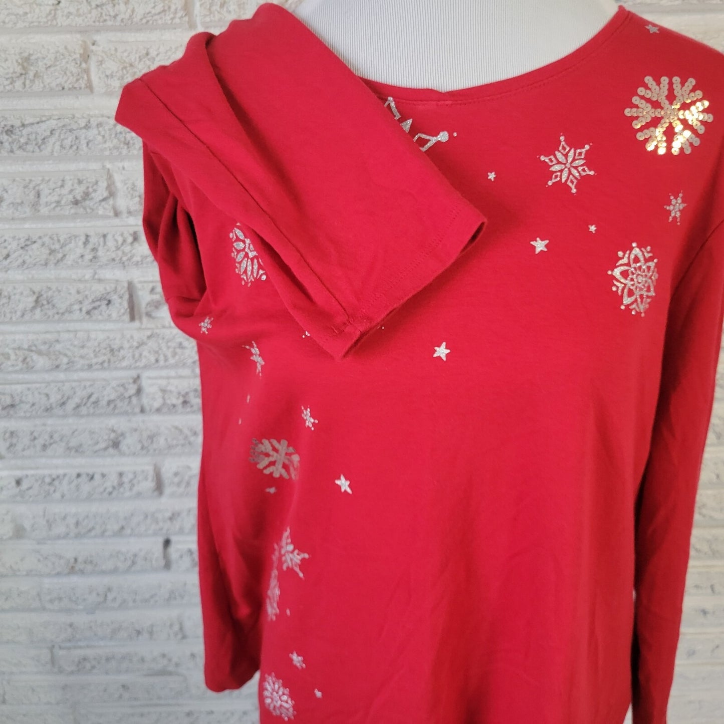 Croft Barrow Women Top XL Long Sleeve Red Snowflakes Glitter Cotton Sequin Comfy