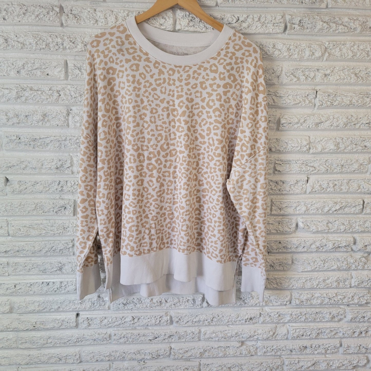 Time Tru Womens Sweatshirt XXXL 22 Plus Beige White Animal Print Cotton Blend