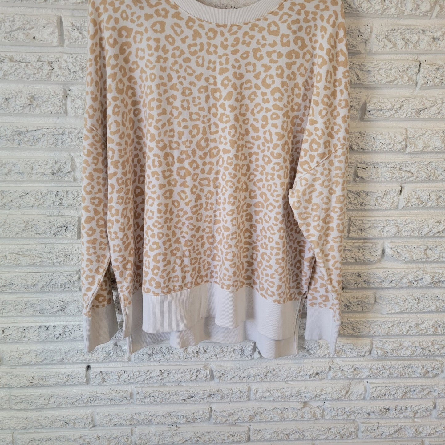 Time Tru Womens Sweatshirt XXXL 22 Plus Beige White Animal Print Cotton Blend