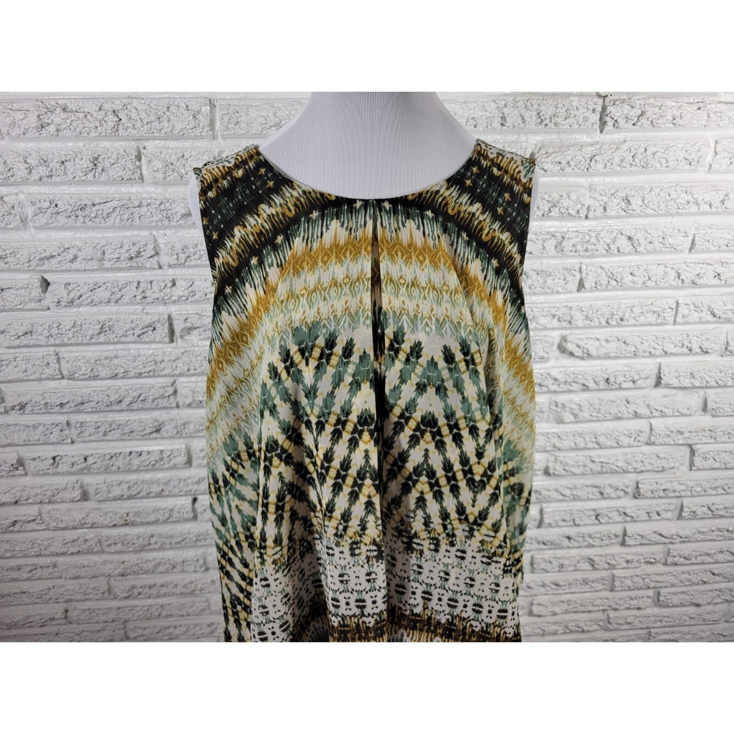 Dress Barn Women Top 2X Swing Sleeveless Split Front Poly Blend Green Watercolor