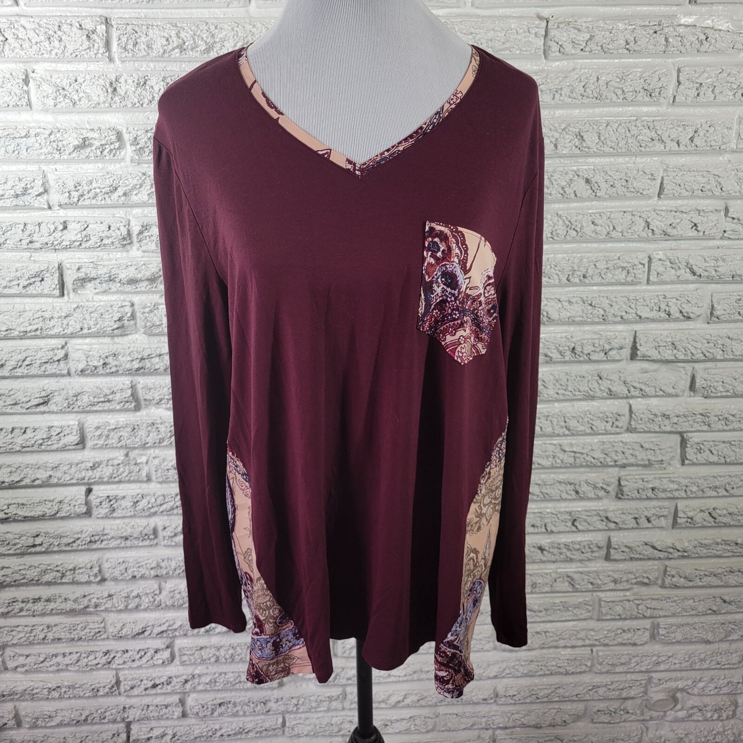 Chico's Women's XL Purple Burgundy Geometric Mandala T-Shirt Long Sleeve V-Neck
