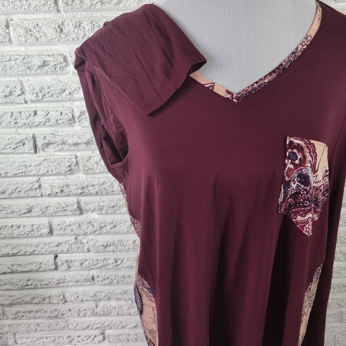 Chico's Women's XL Purple Burgundy Geometric Mandala T-Shirt Long Sleeve V-Neck
