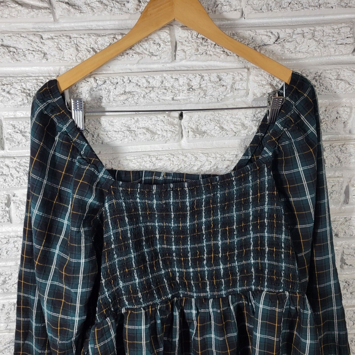 Old Navy Womens Top XXL Baby Top Long Sleeve Green Plaid Open Back Lightweight