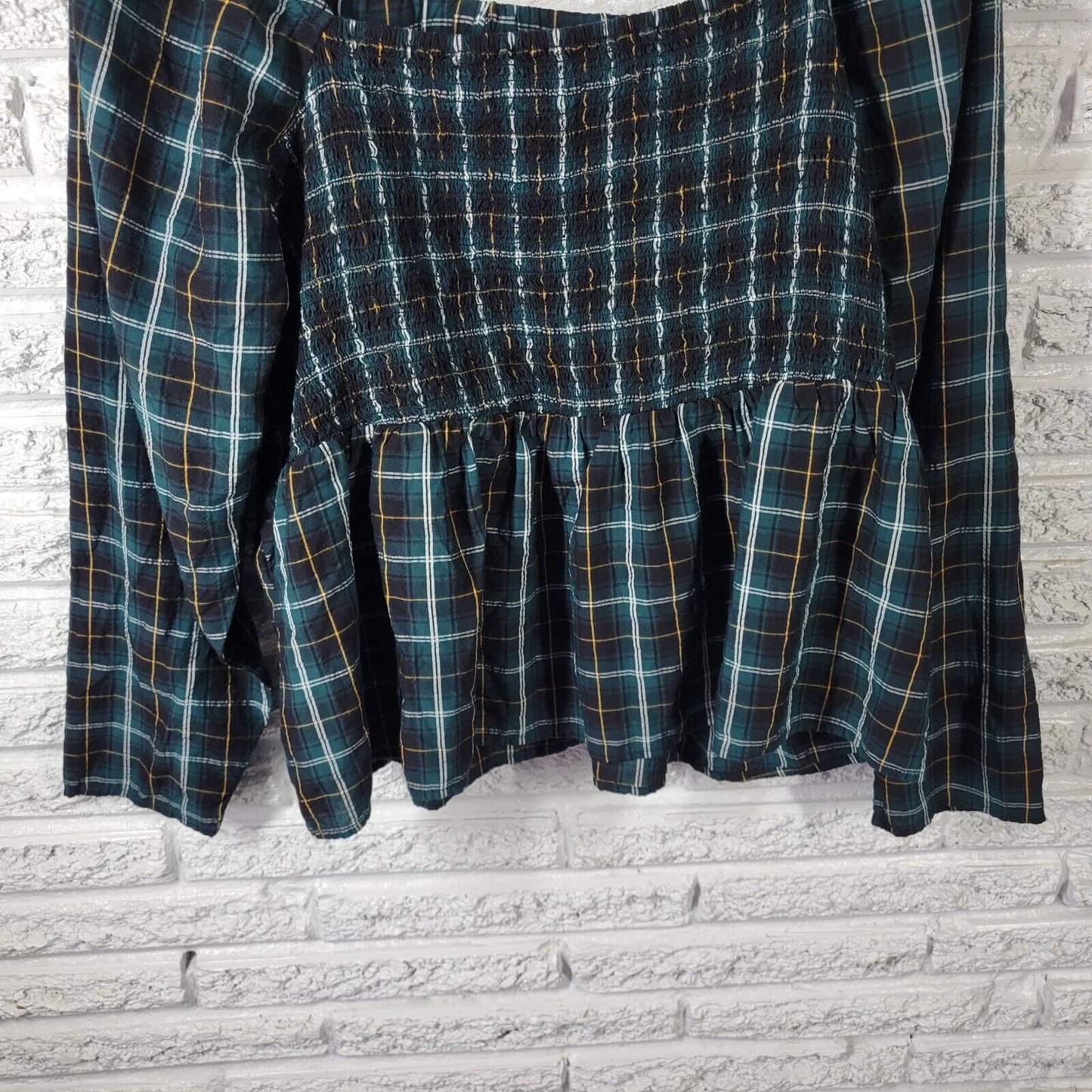 Old Navy Womens Top XXL Baby Top Long Sleeve Green Plaid Open Back Lightweight