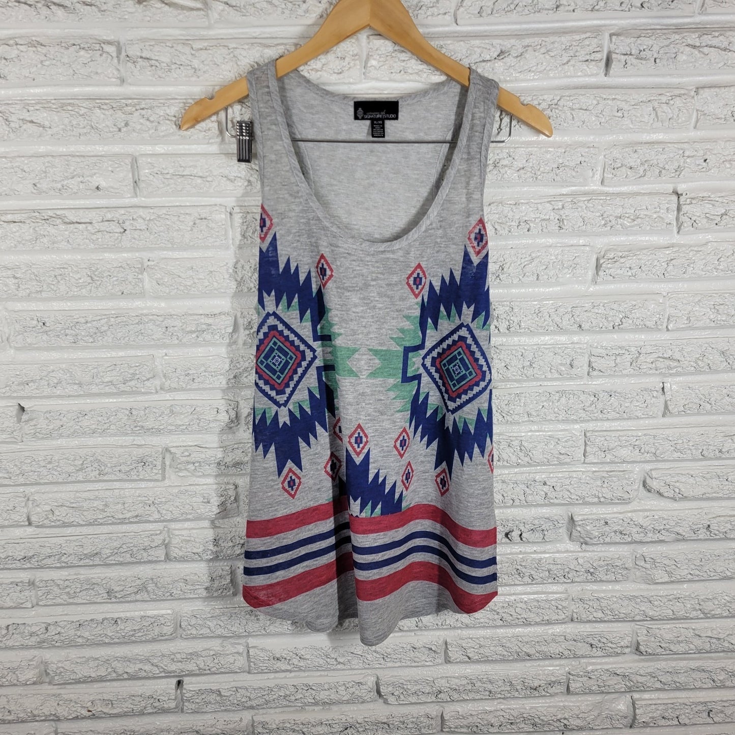 Signature Studio Women's Tank Top XL Gray Blue Geometric Tribal Racerback