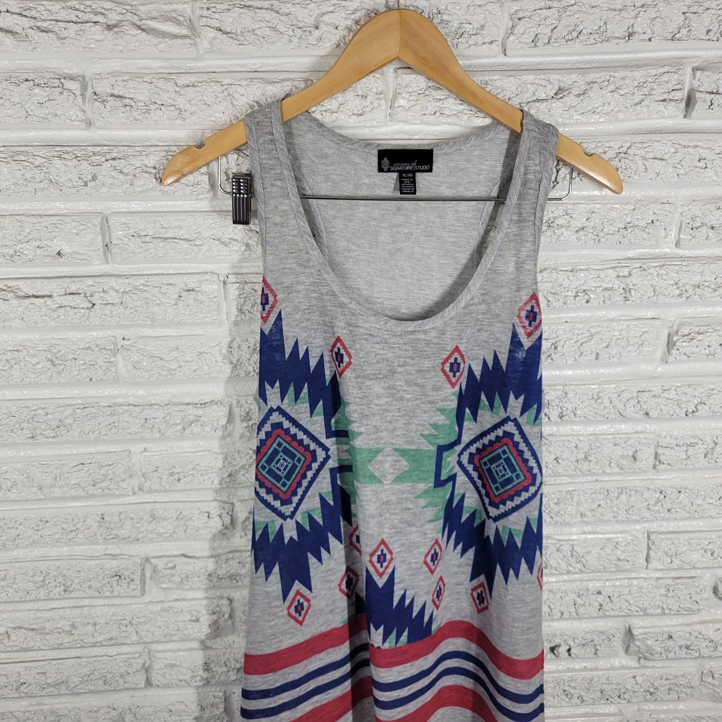 Signature Studio Women's Tank Top XL Gray Blue Geometric Tribal Racerback