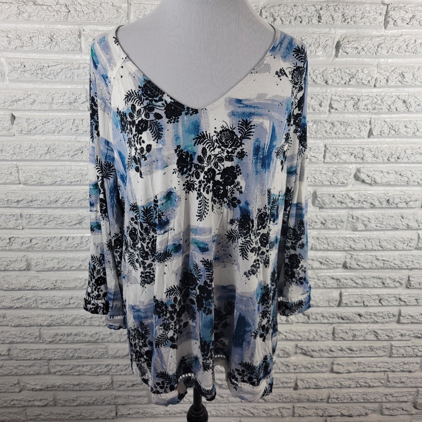 Cato Womens Top Extra Large XL 3/4 Flared Sleeve Blue Floral Crochet Trim Casual