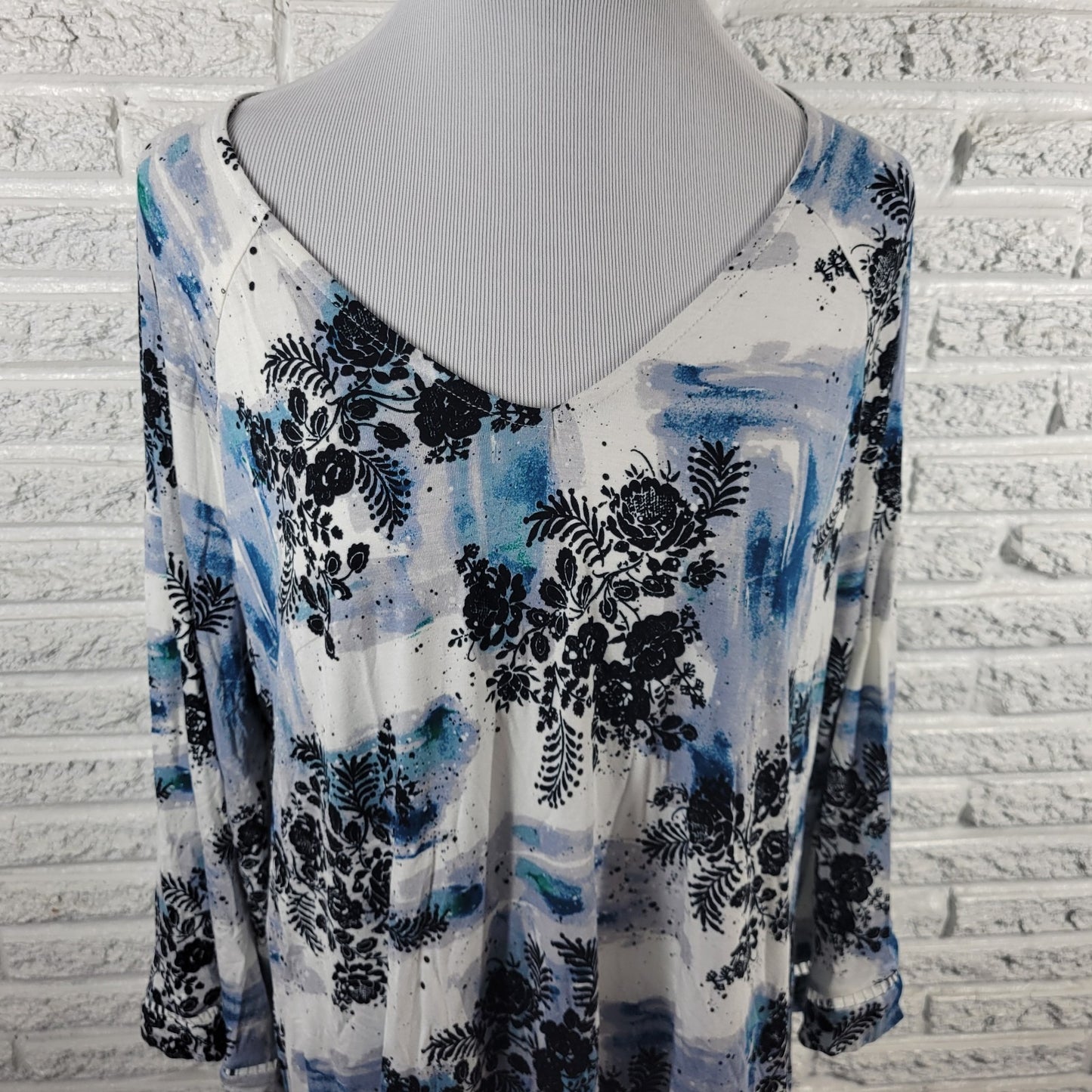 Cato Womens Top Extra Large XL 3/4 Flared Sleeve Blue Floral Crochet Trim Casual