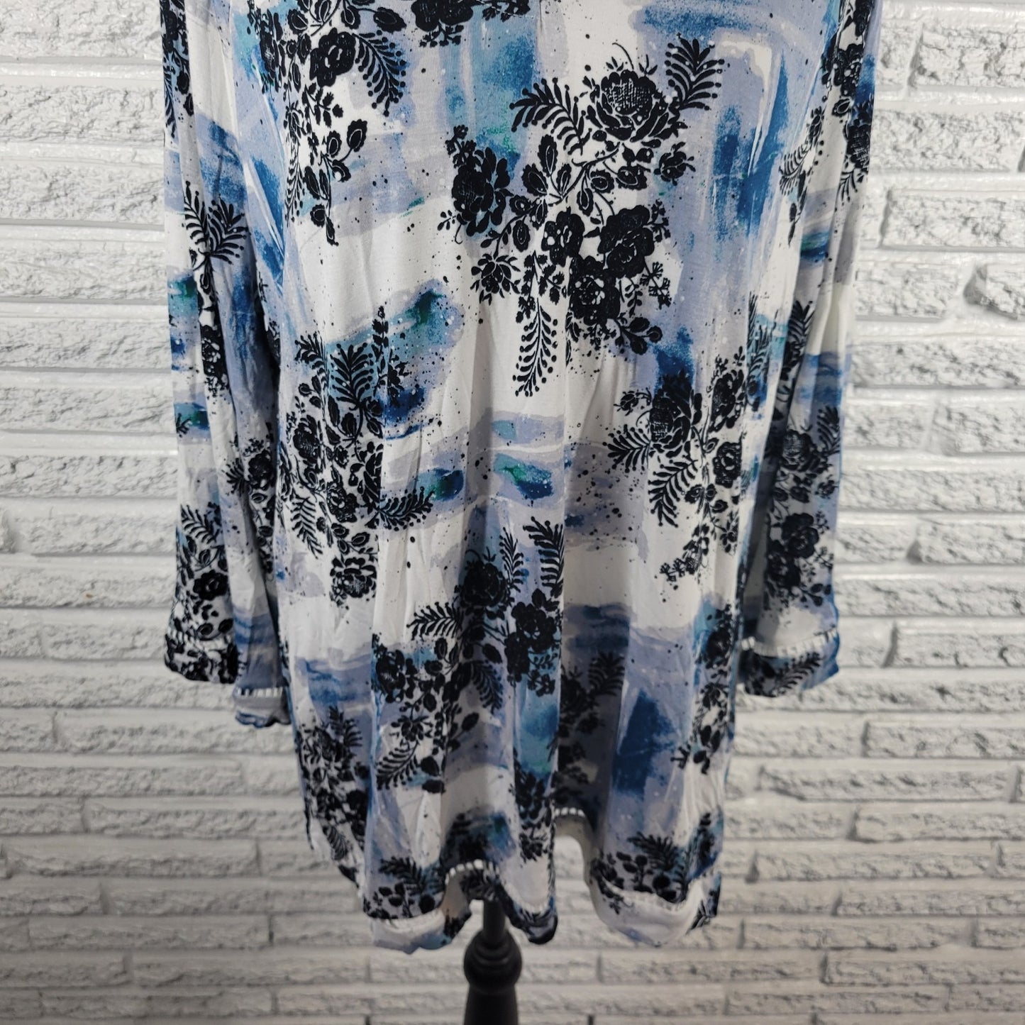 Cato Womens Top Extra Large XL 3/4 Flared Sleeve Blue Floral Crochet Trim Casual