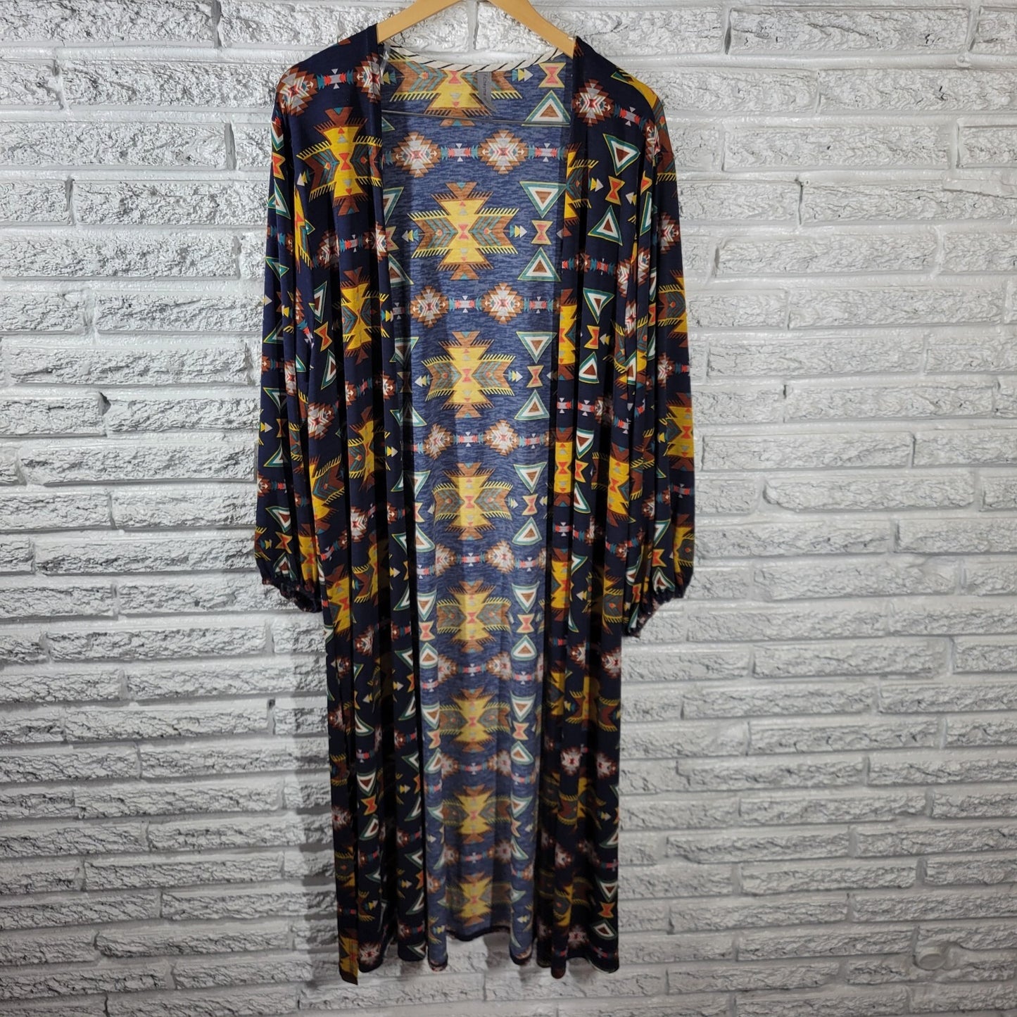 Honeyme Curvy Women's XL Top Blouse Blue Geometric Tribal Print Slit Stretch