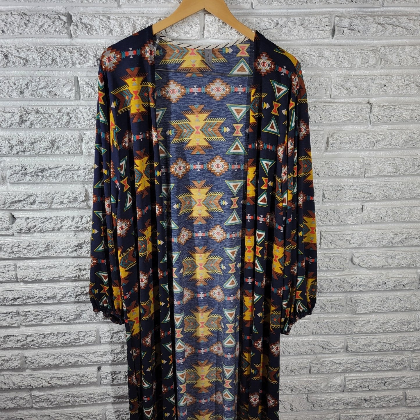 Honeyme Curvy Women's XL Top Blouse Blue Geometric Tribal Print Slit Stretch