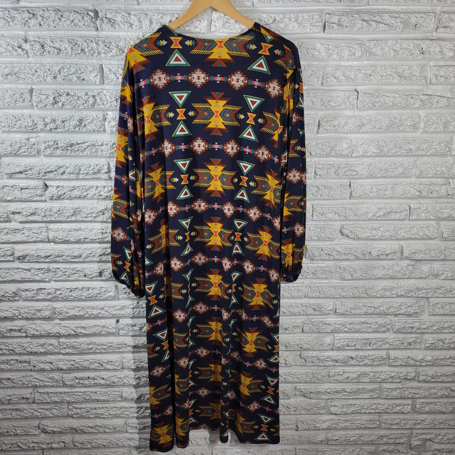 Honeyme Curvy Women's XL Top Blouse Blue Geometric Tribal Print Slit Stretch