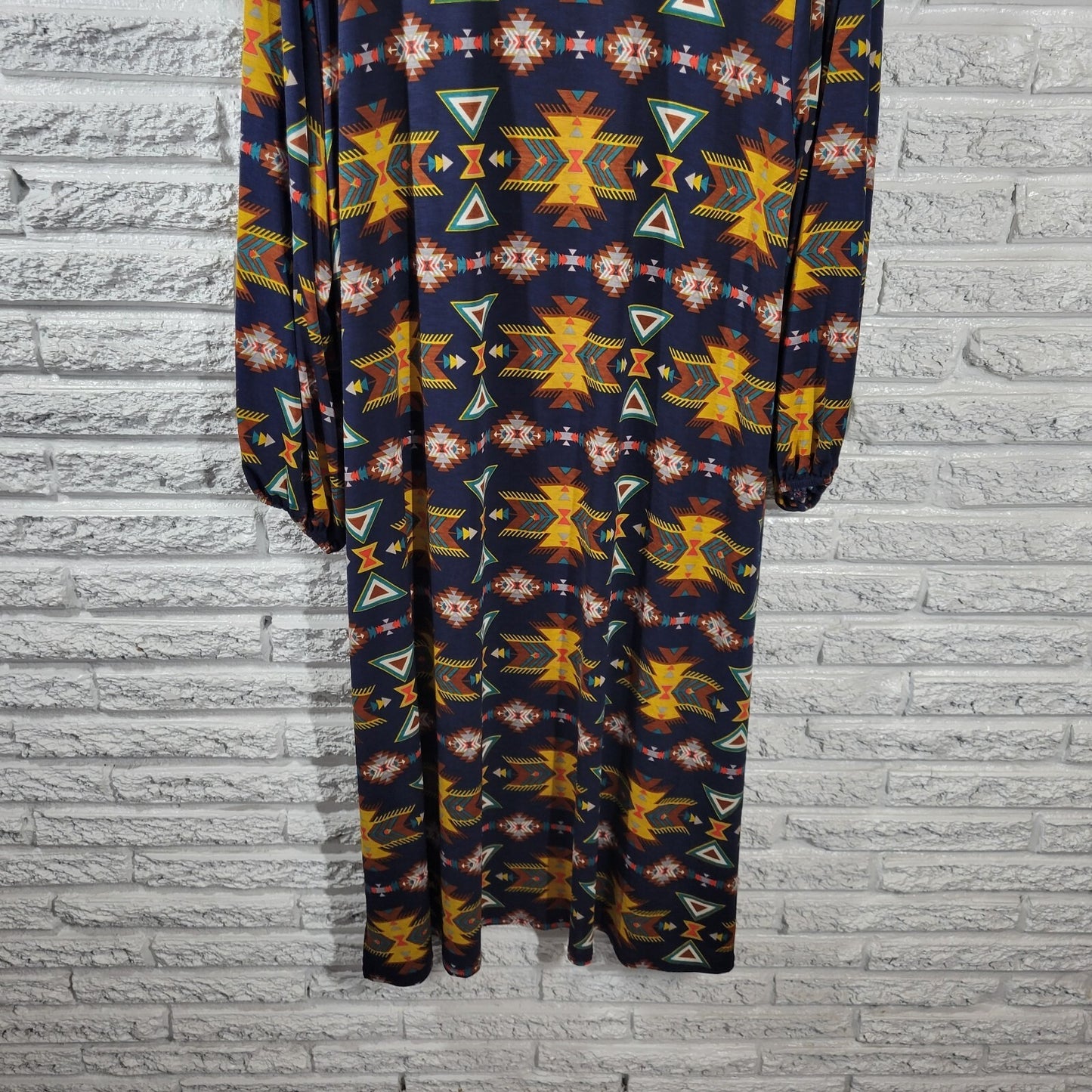Honeyme Curvy Women's XL Top Blouse Blue Geometric Tribal Print Slit Stretch