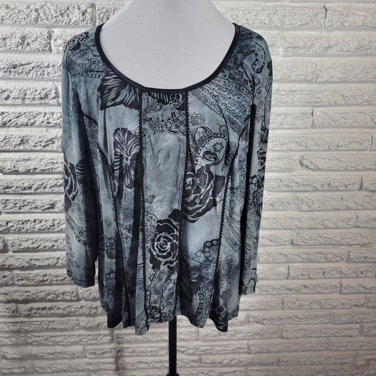 Serenade Women Top 2X 3/4 Sleeve Blue Floral Lightweight Poly Blend Crochet Trim