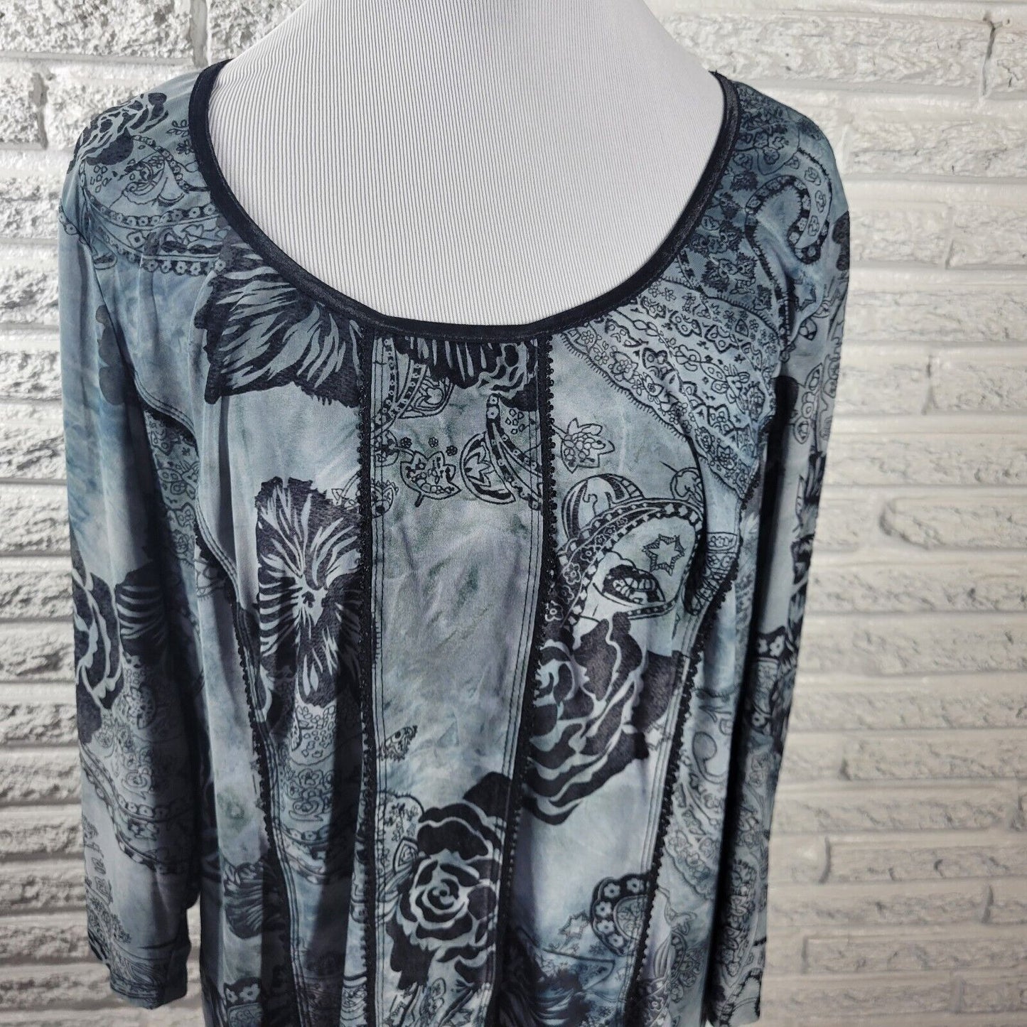 Serenade Women Top 2X 3/4 Sleeve Blue Floral Lightweight Poly Blend Crochet Trim