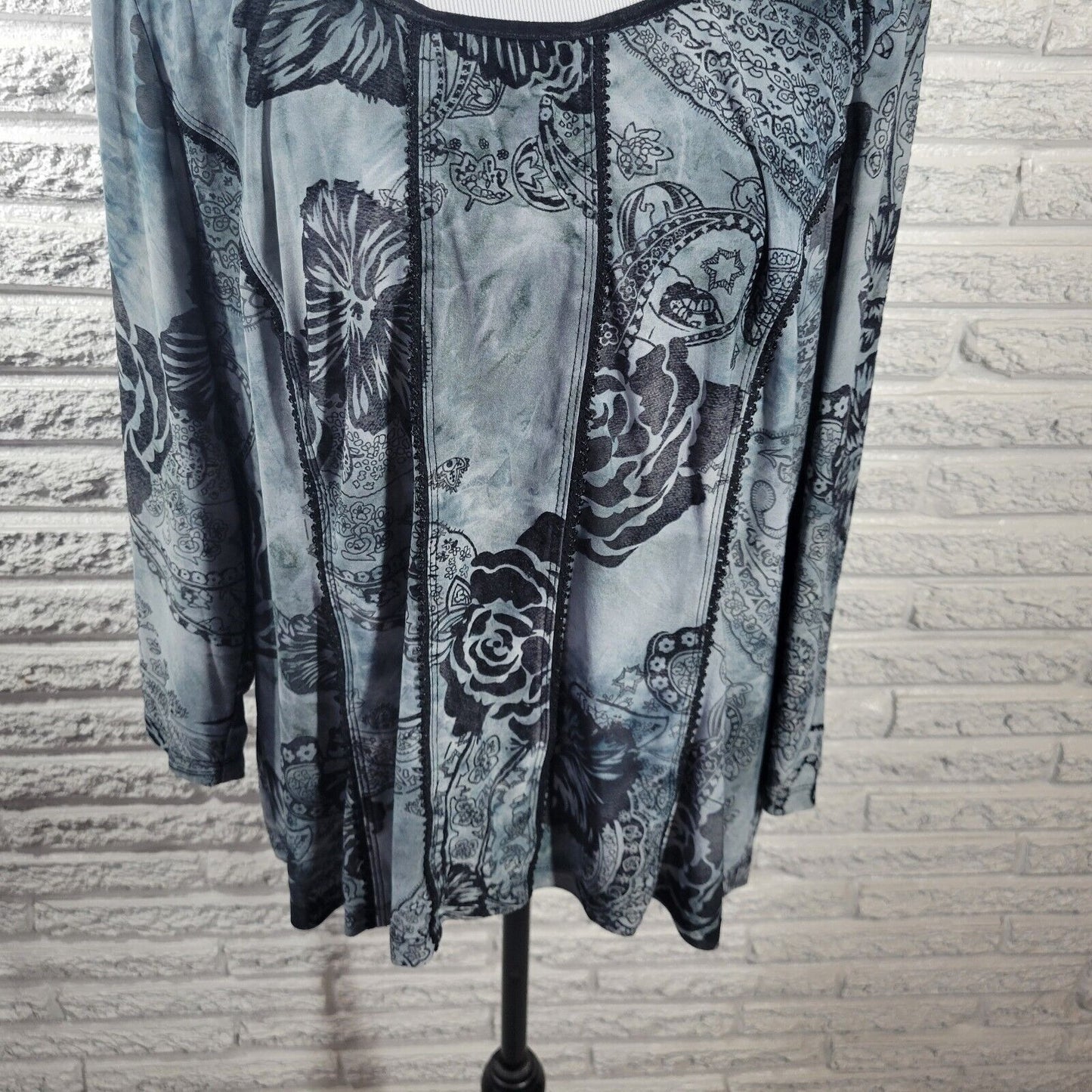 Serenade Women Top 2X 3/4 Sleeve Blue Floral Lightweight Poly Blend Crochet Trim