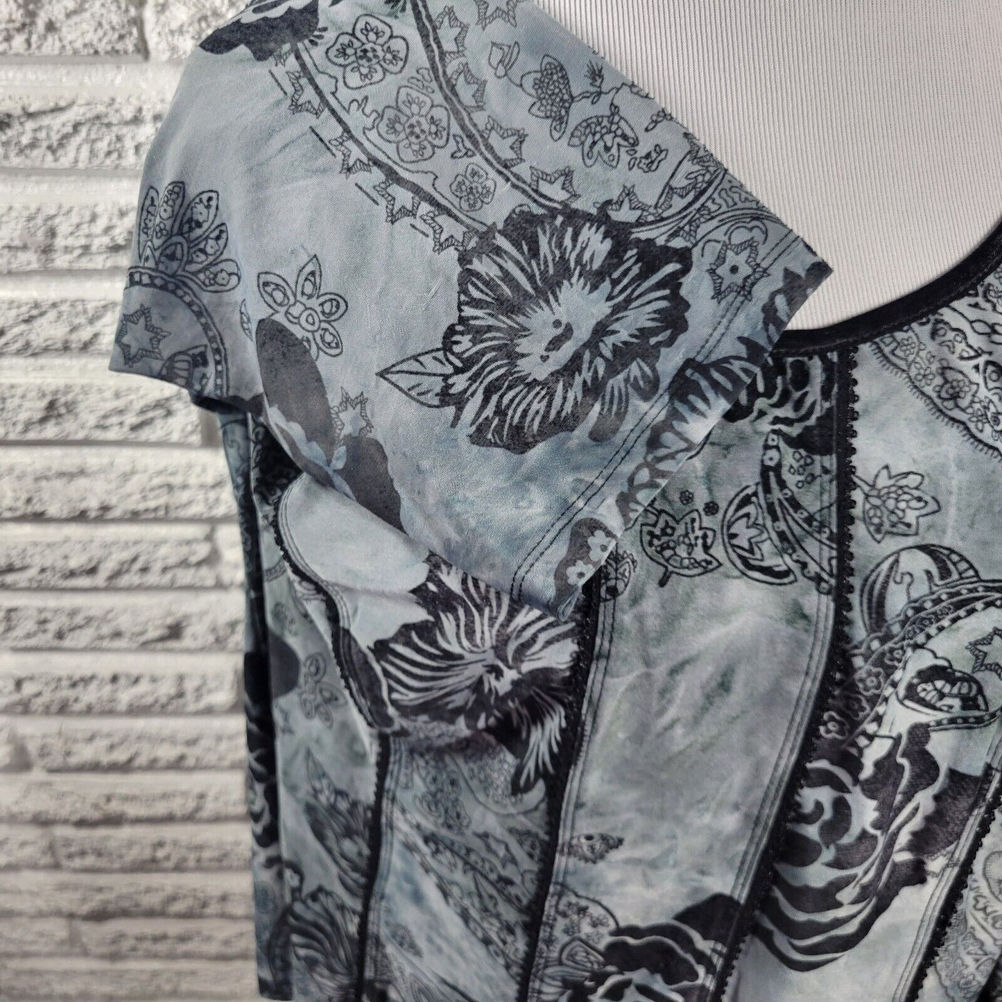 Serenade Women Top 2X 3/4 Sleeve Blue Floral Lightweight Poly Blend Crochet Trim