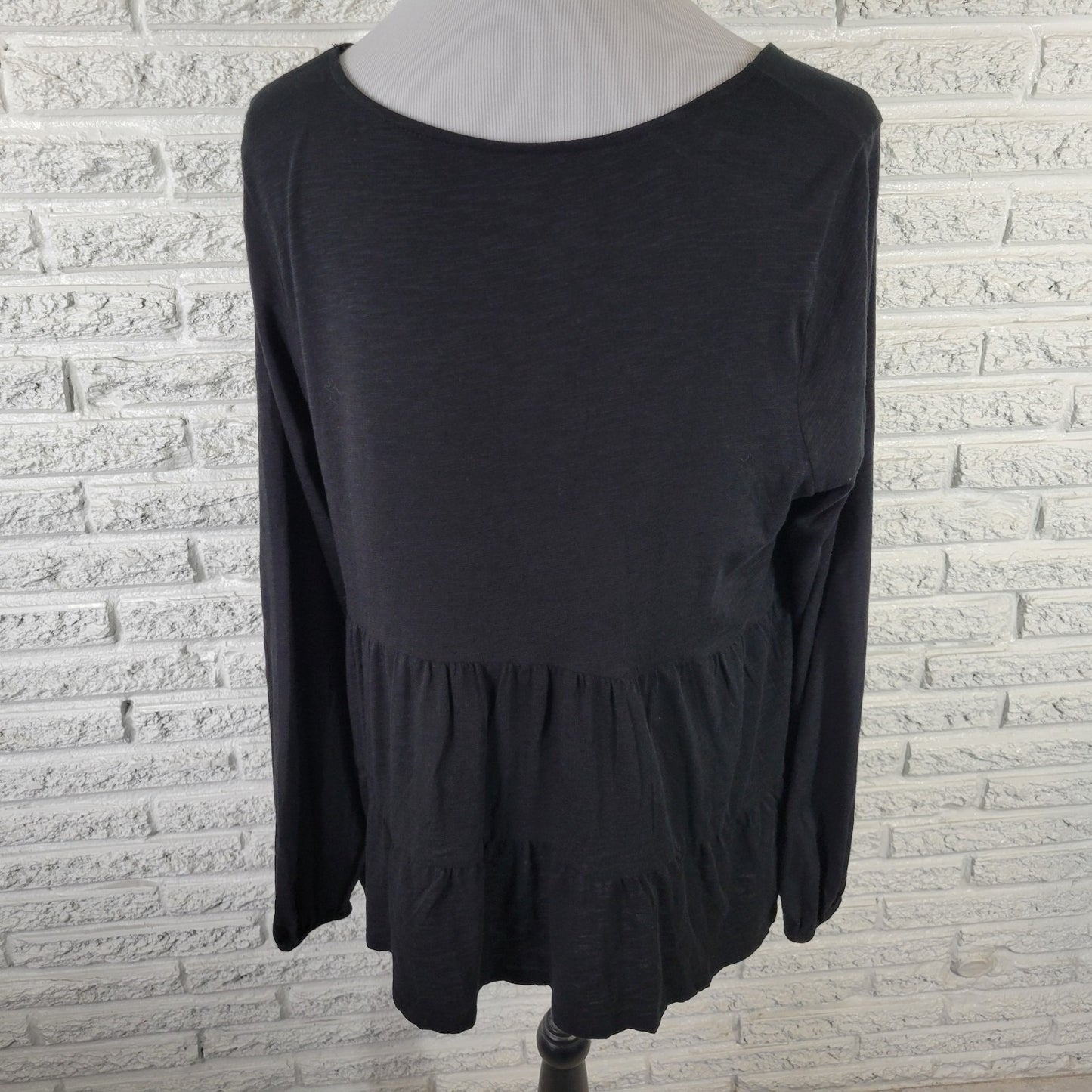 Torrid Women's 1X Plus Top Black Blouse V-Neck Long Sleeve Ruffle BLA98E