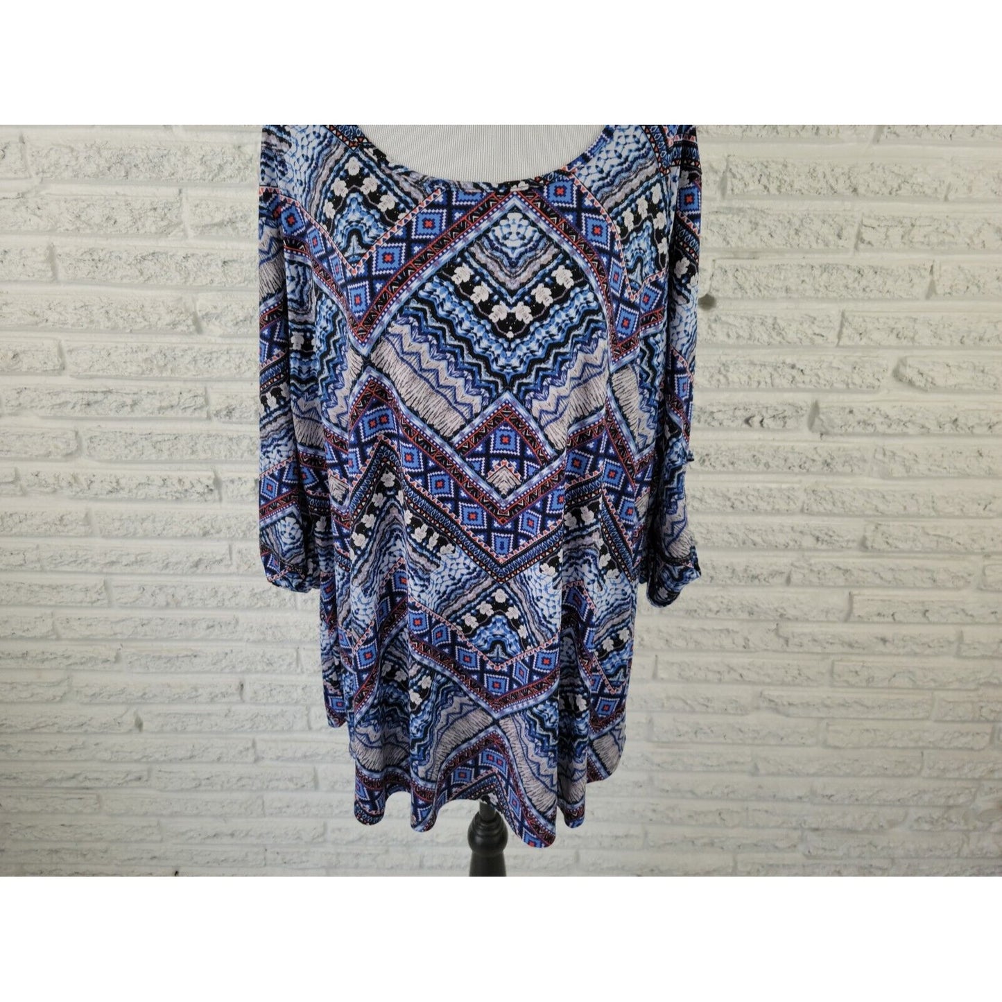 Cato Womens Top 26W 28W Casual Roll Tab Sleeve Pullover Blue Geometric Stretchy