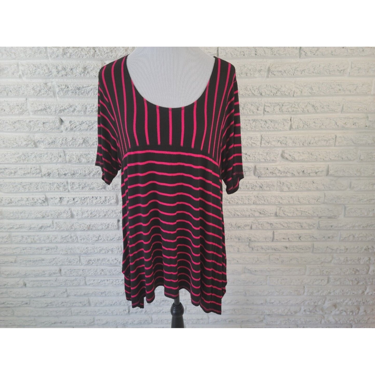Westbound Women Top 2X Plus Baby Doll Pullover Asymmetric Geometric Red Stripe