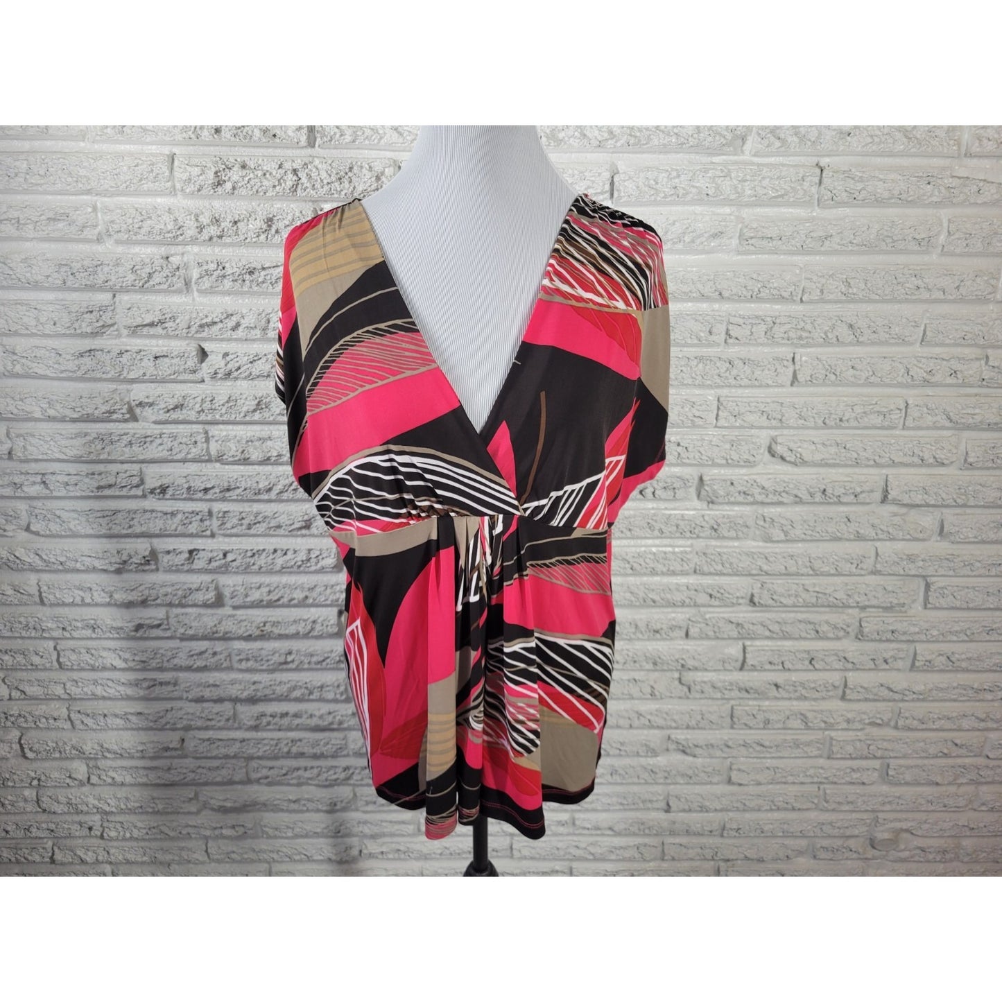 Worthington Women 1X Plus Blouse Pink Geometric V-Neck Cap Sleeve Office Knit