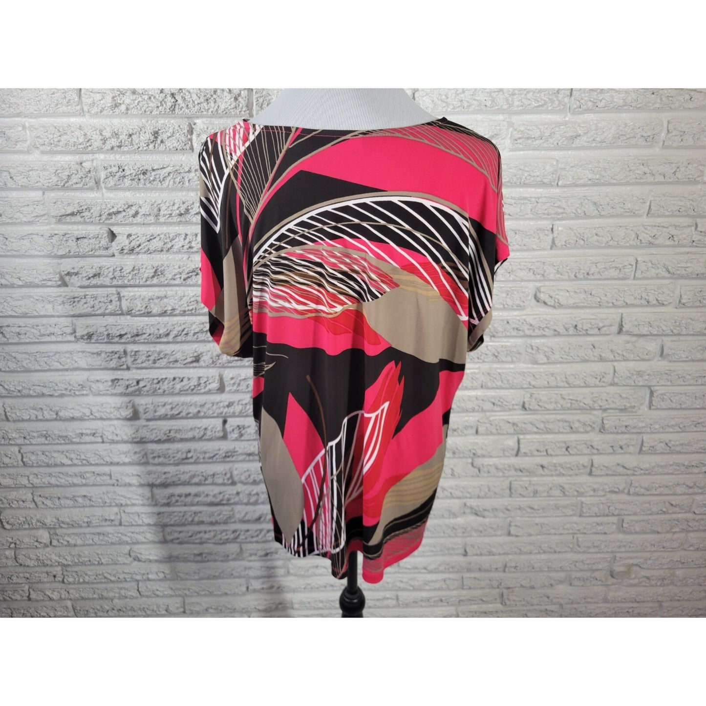 Worthington Women 1X Plus Blouse Pink Geometric V-Neck Cap Sleeve Office Knit