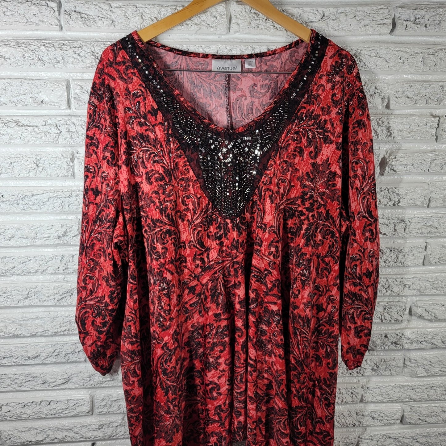 Avenue Women's 30/32 Red Damask Beaded Sequin Tunic Top Plus Size Stretch