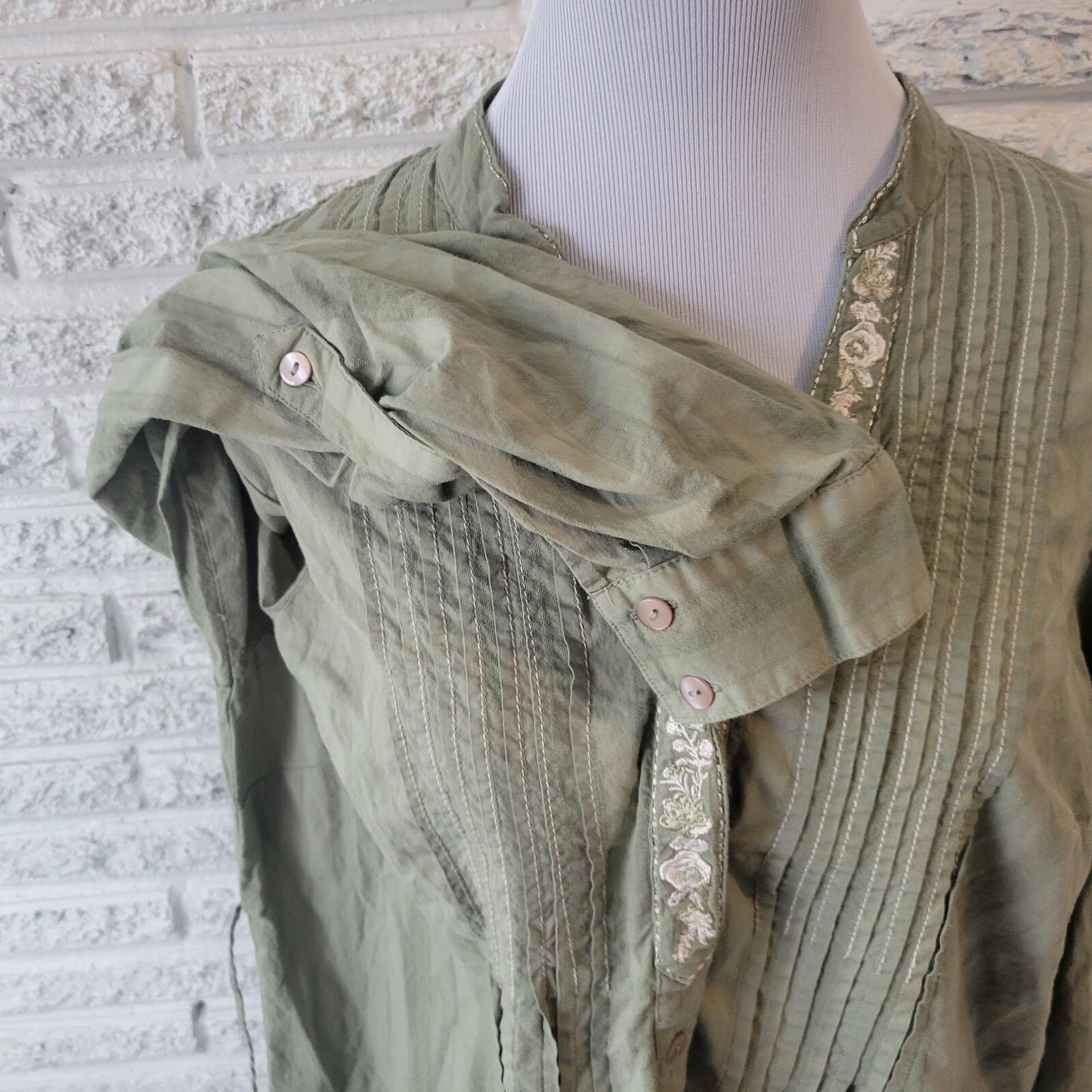 Style Co Womens Top 18 Plus Roll Tab Sleeve Green Cotton Pintucked Embroidered