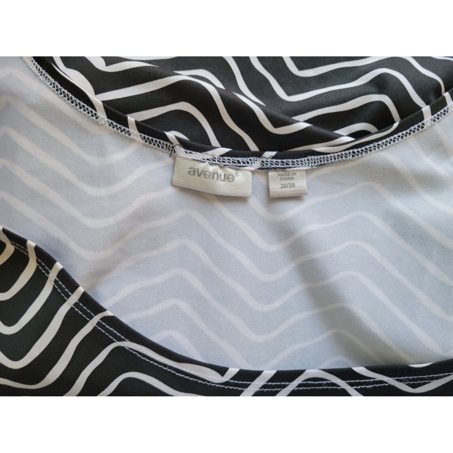 Avenue Womens Top 26 28 Plus Tank Black Geometric Pullover Nylon Spandex