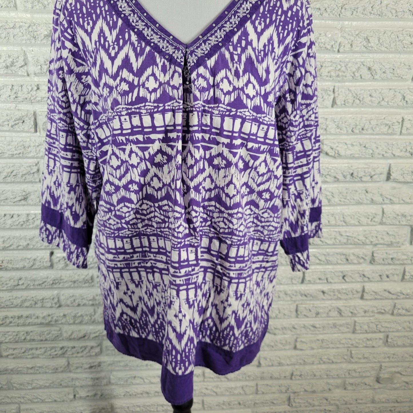 Erika Women's 1X Plus Purple White Geometric Top Rhinestone V-Neck 3/4 Sleeve