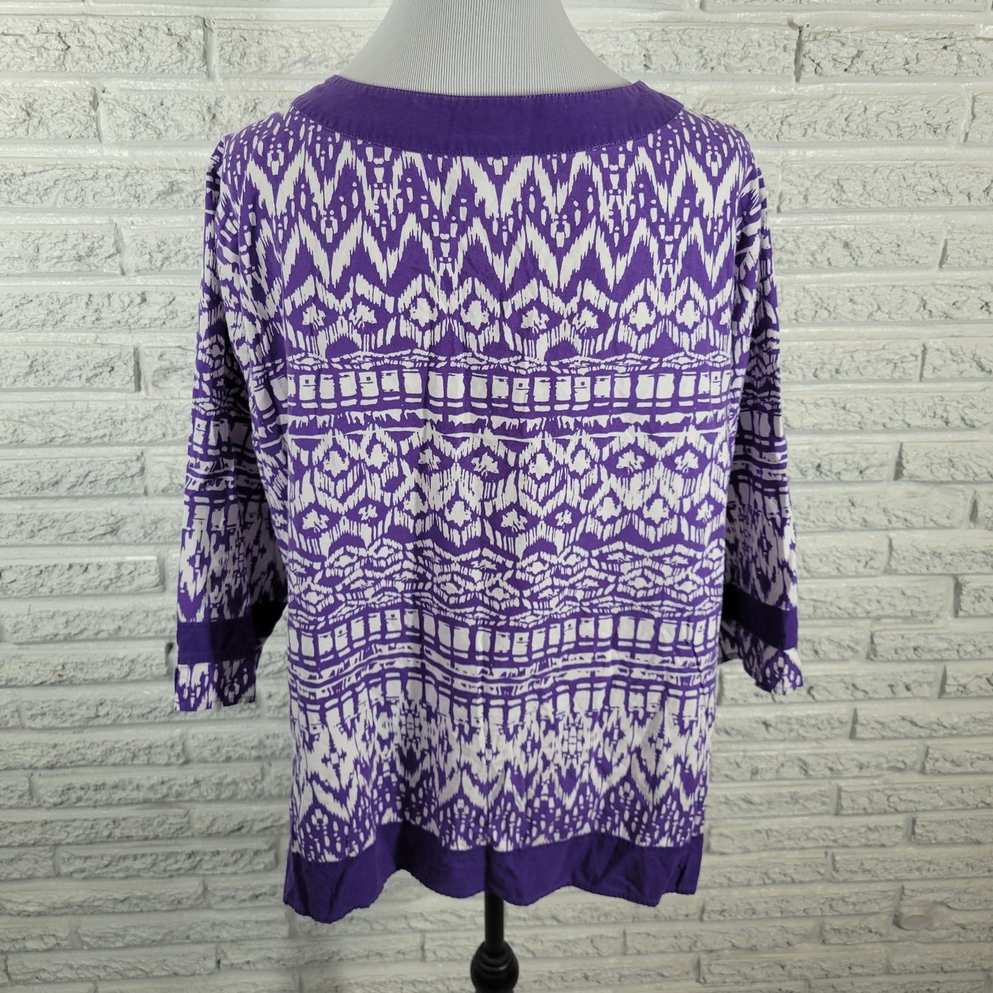 Erika Women's 1X Plus Purple White Geometric Top Rhinestone V-Neck 3/4 Sleeve