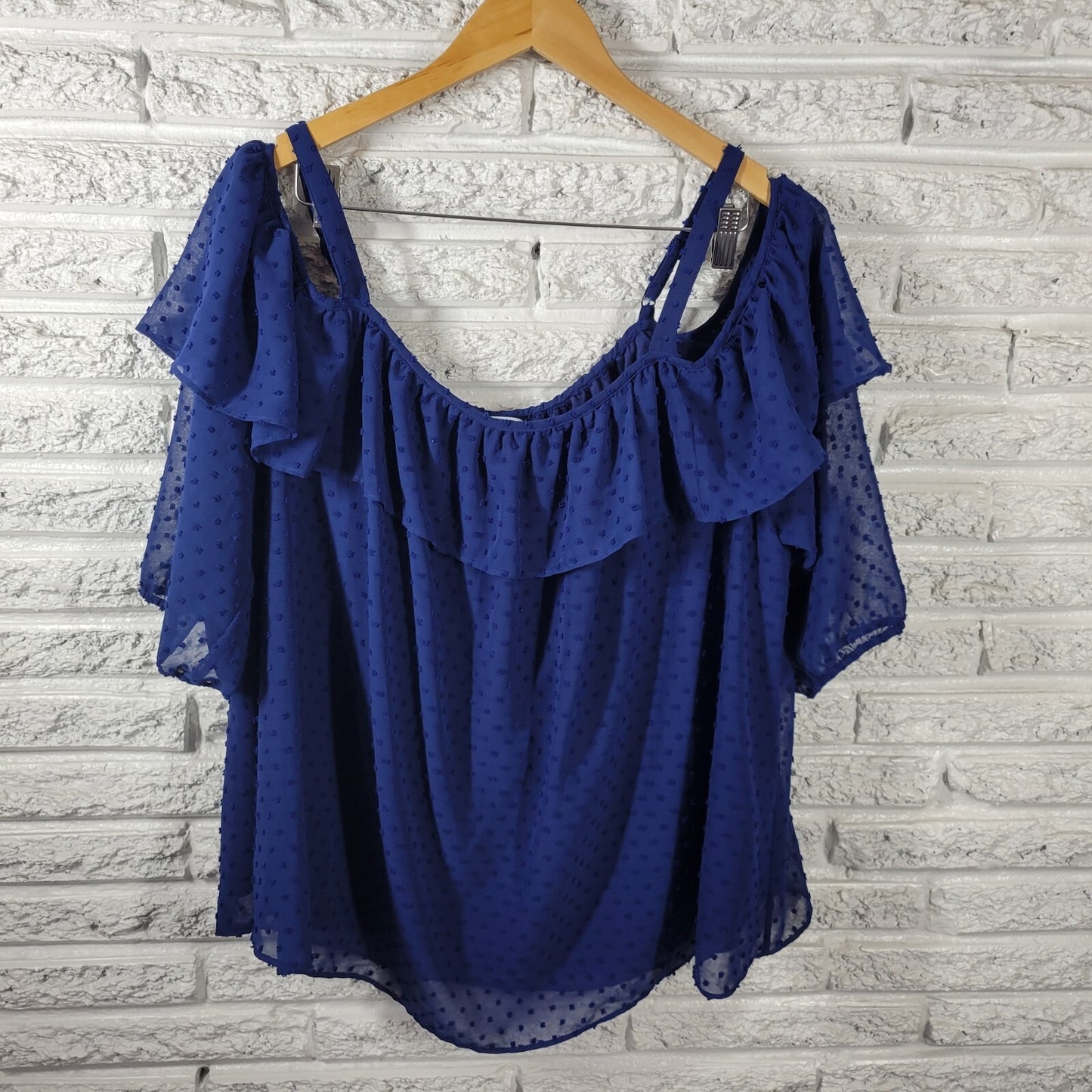 Boutique Womens Top 1X Plus Spaghetti Cold Shoulder Blue Swiss Dot Lightweight