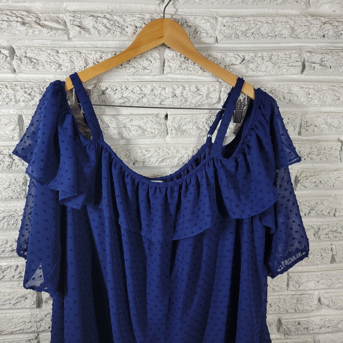 Boutique Womens Top 1X Plus Spaghetti Cold Shoulder Blue Swiss Dot Lightweight