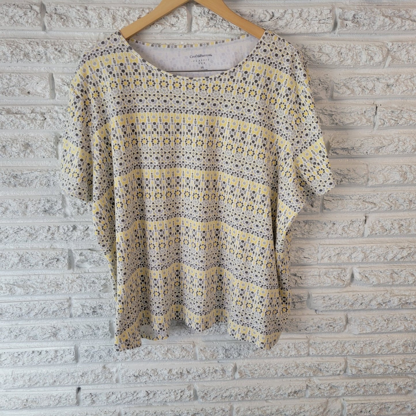 Croft Barrow Womens Top 3X Plus Tee Classic Short Sleeve Gray Yellow Geometric
